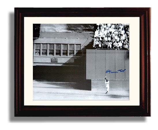 Willie Mays - The Catch at Polo Grounds Baseball Wall Art 8x10 Beveled Frame wall art print – Baseball Wall Art decor