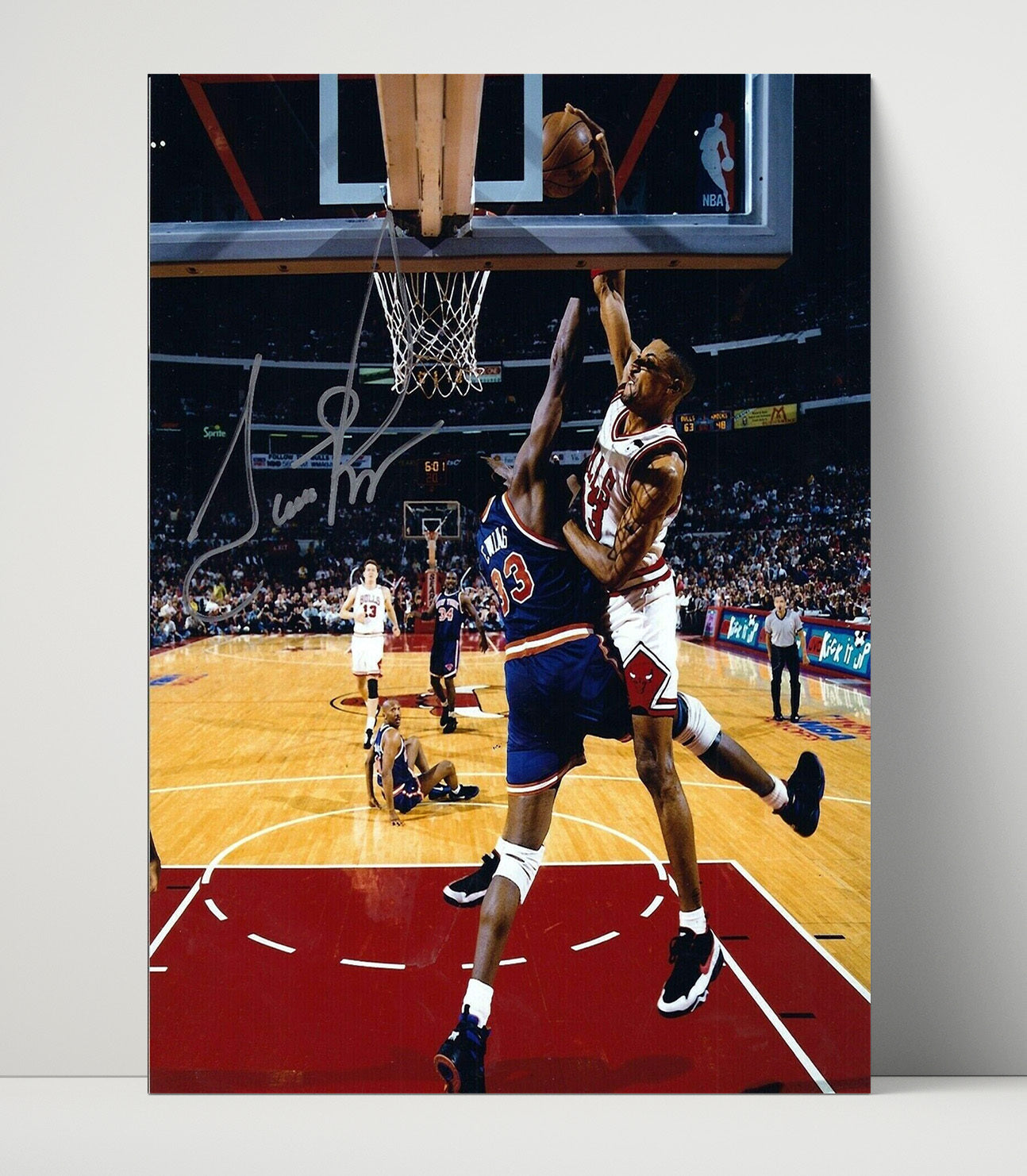 Scottie Pippen Chicago Posterized Power Over New York Spotlight Basketball Wall Art 16x20 Unframed Print basketball wall art print