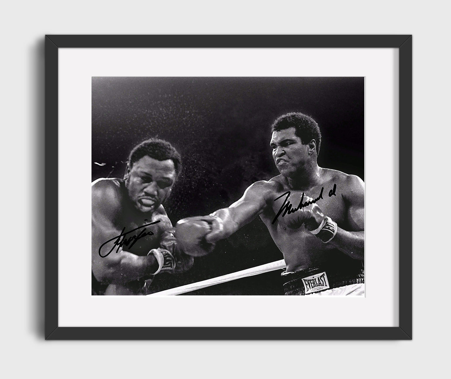 Muhammad Ali and Joe Frazier Heavyweight Thunder 16x20 Gallery Frame boxing wall art print – Boxing Wall Art decor