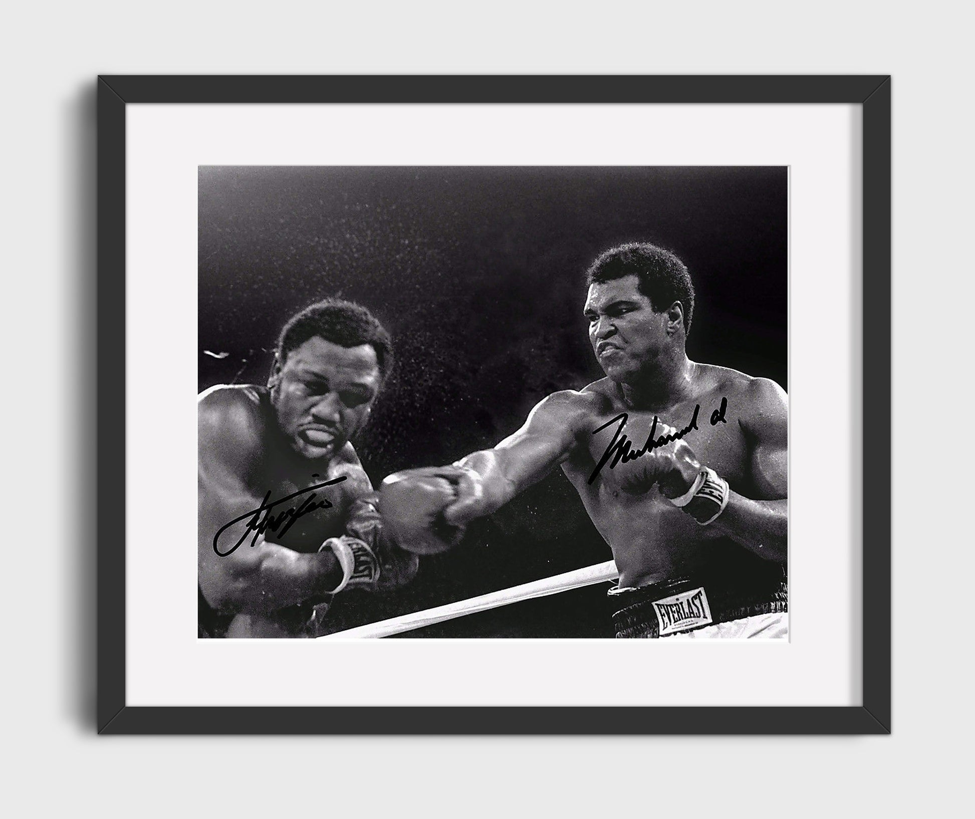 Muhammad Ali and Joe Frazier Heavyweight Thunder 16x20 Gallery Frame boxing wall art print – Boxing Wall Art decor