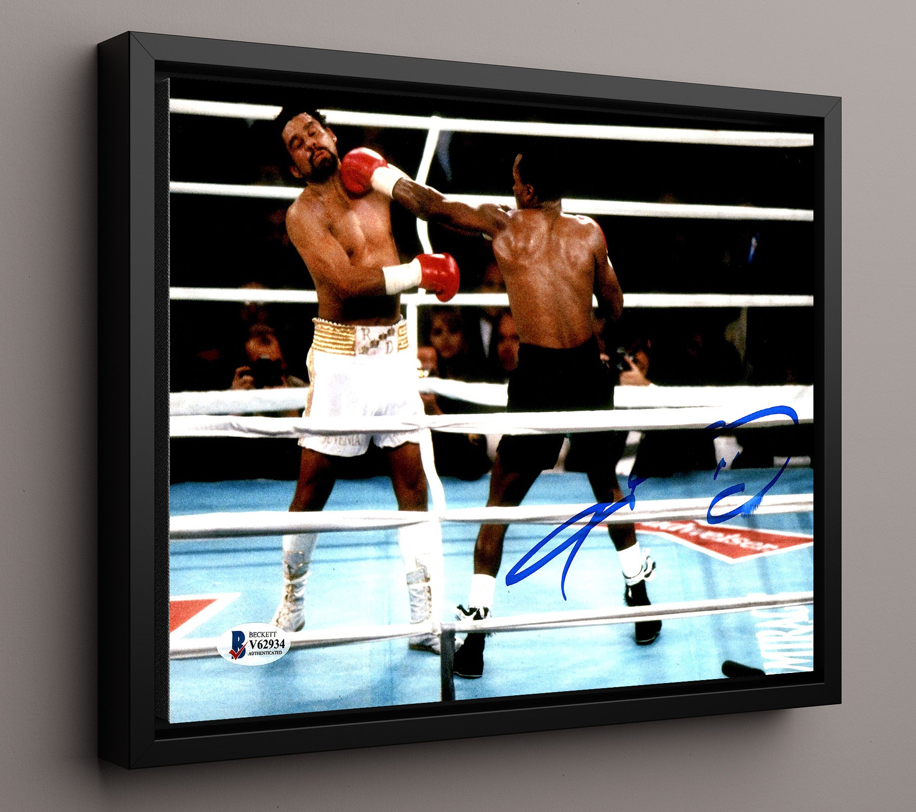 Sugar Ray Leonard and Roberto Duran Championship Clash 16x20 Framed Canvas boxing wall art print – Boxing Wall Art decor
