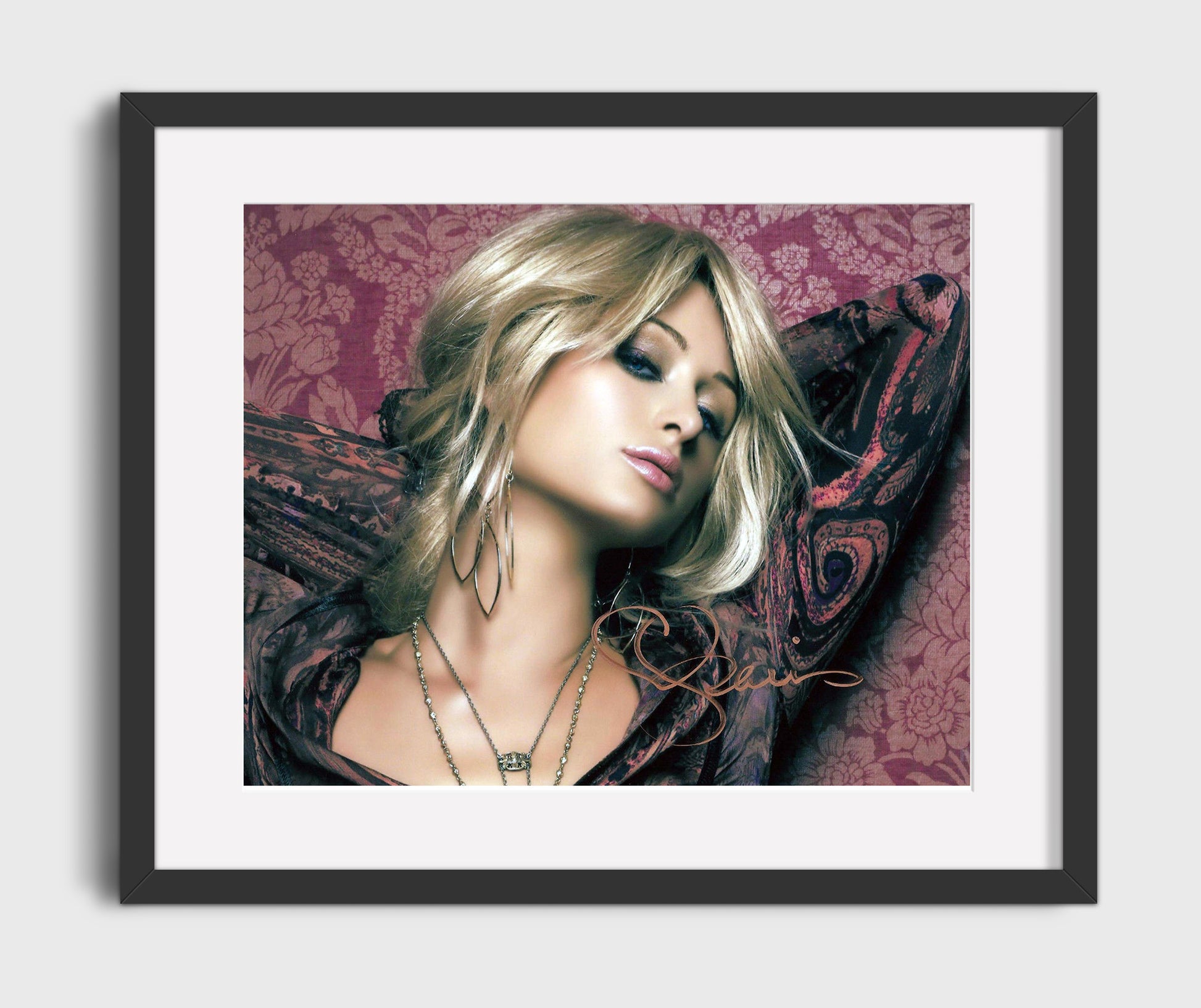 Paris Hilton Glamour Fashion Studio Pose Celebrity Wall Art 16x20 Gallery Frame celebrity wall art print