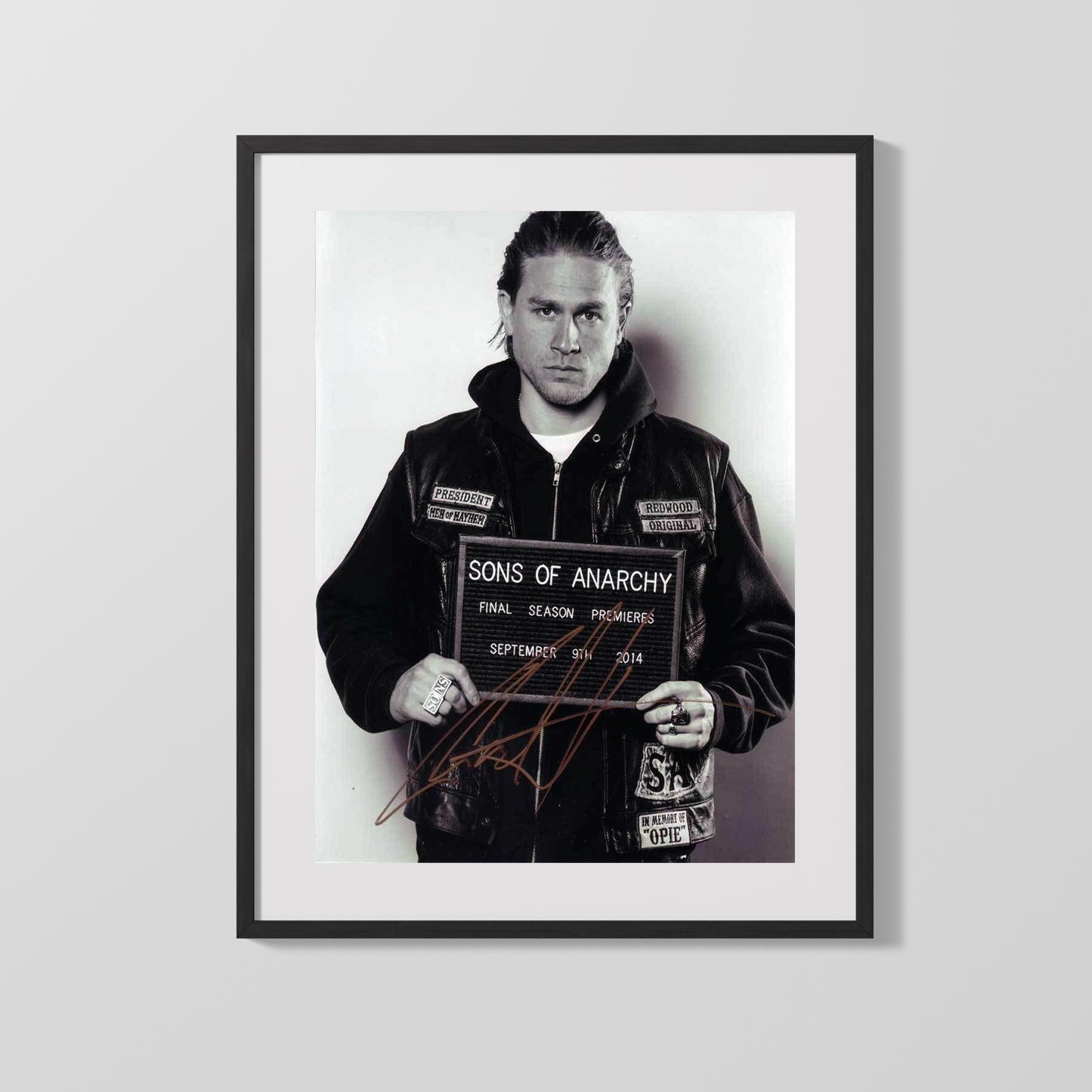Charlie Hunnam - Sons of Anarchy - Final Season Autograph Print
