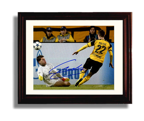 Christian Pulisic - Borussia Dortmund - Past the Keeper