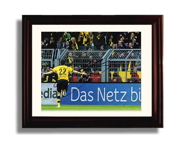 Christian Pulisic - Borussia Dortmund - Team Celebration