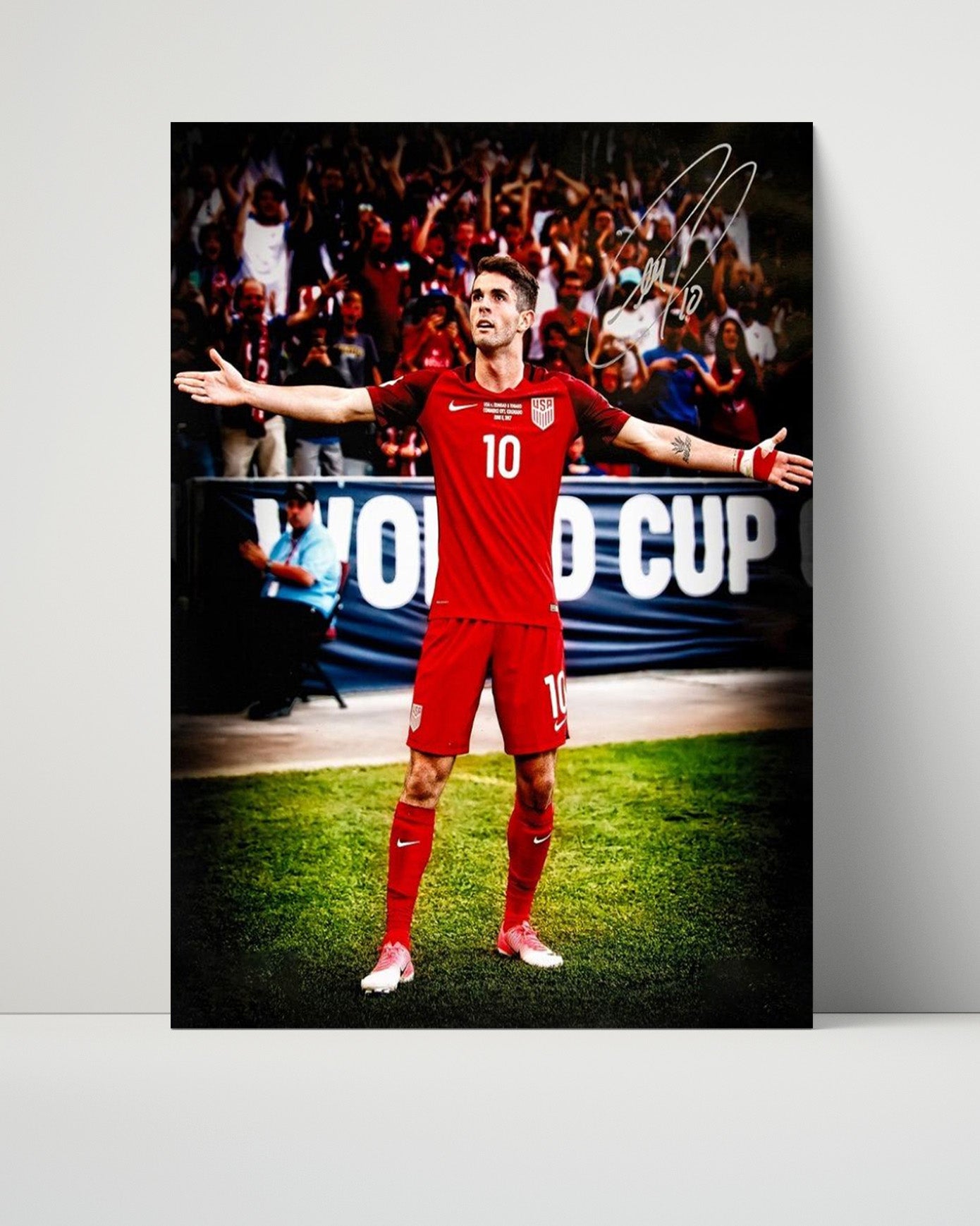 Christian Pulisic Unframed Autograph Print - Team USA - Captain America