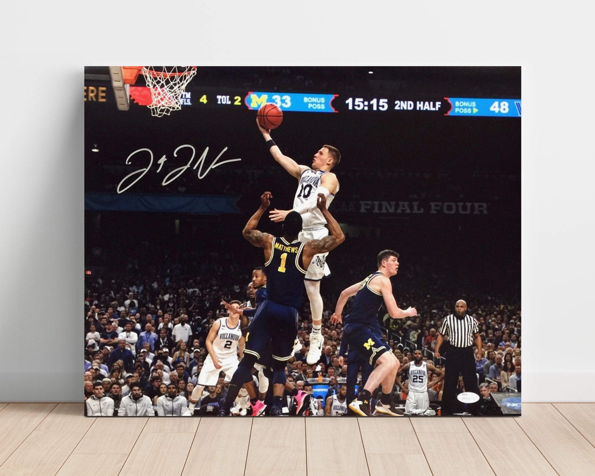 Villanova Basketball DiVincenzo Explosive Championship Dunk College Basketball Wall Art 16x20 Unframed Print college basketball wall art print
