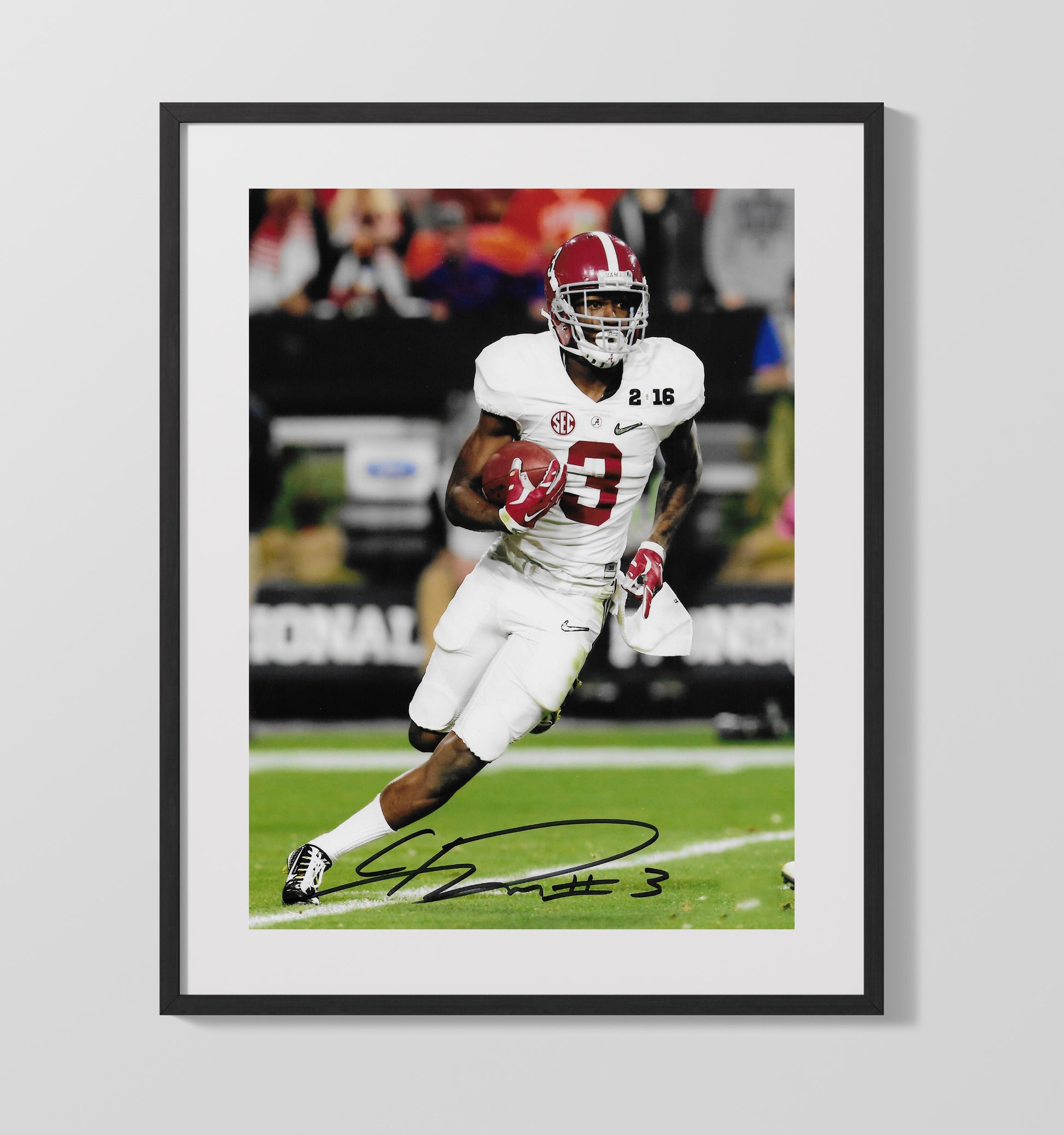 Alabama Football Calvin Ridley Breakaway Run College Football Wall Art 16x20 Gallery Frame wall art print – College Football decor