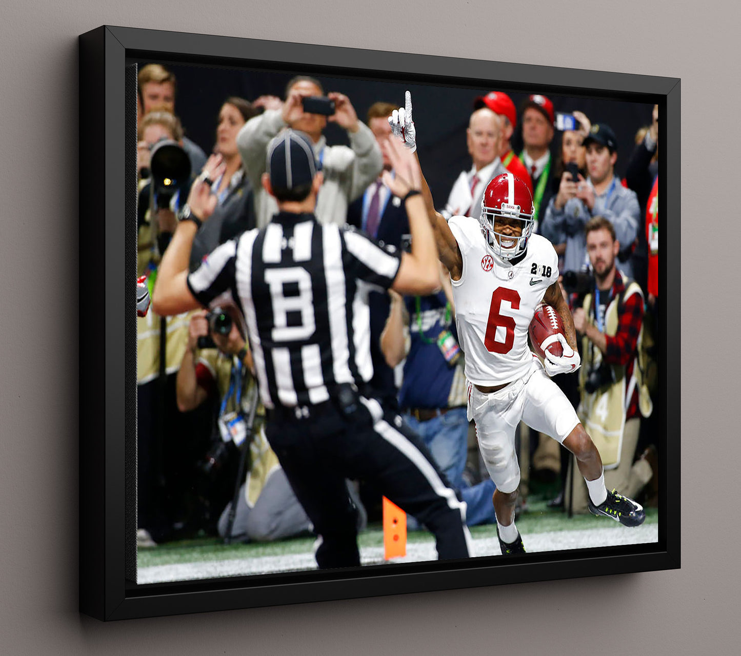 Alabama Football DeVonta Smith End Zone Signal vs Official College Football Wall Art 16x20 Framed Canvas wall art print – College Football decor