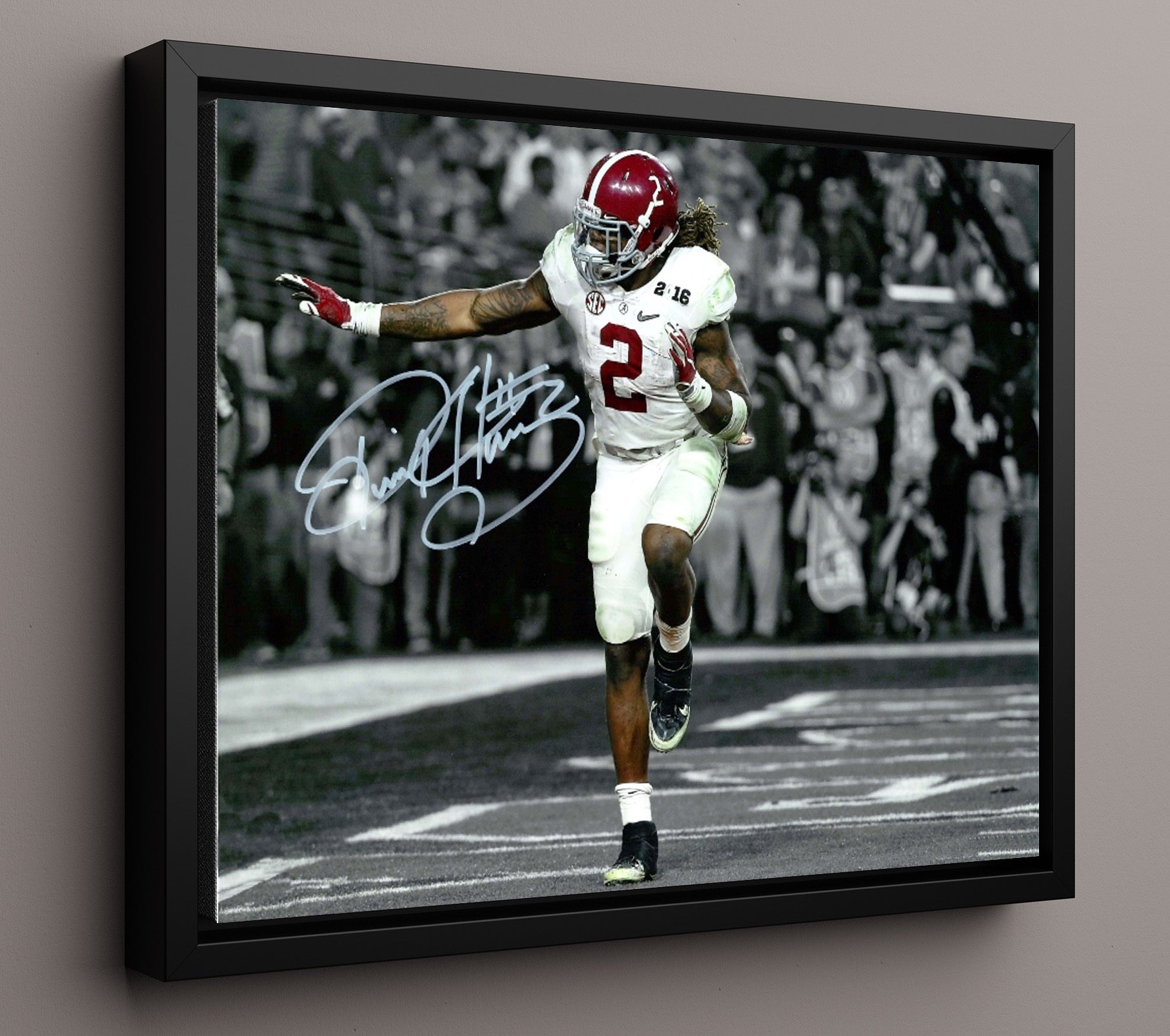 Alabama Football Derrick Henry Heisman Trophy Pose Spotlight College Football Wall Art 16x20 Framed Canvas wall art print – College Football decor