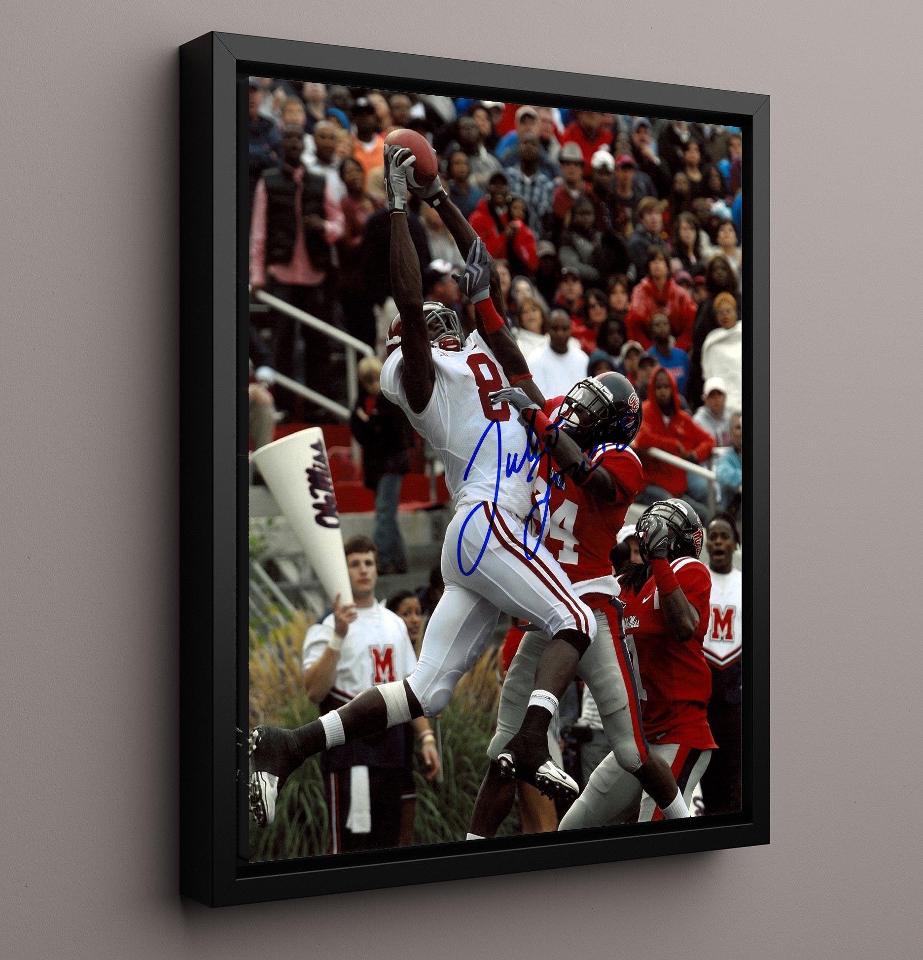 Alabama Football Julio Jones Elite Catch Over Defender College Football Wall Art 16x20 Framed Canvas wall art print – College Football decor