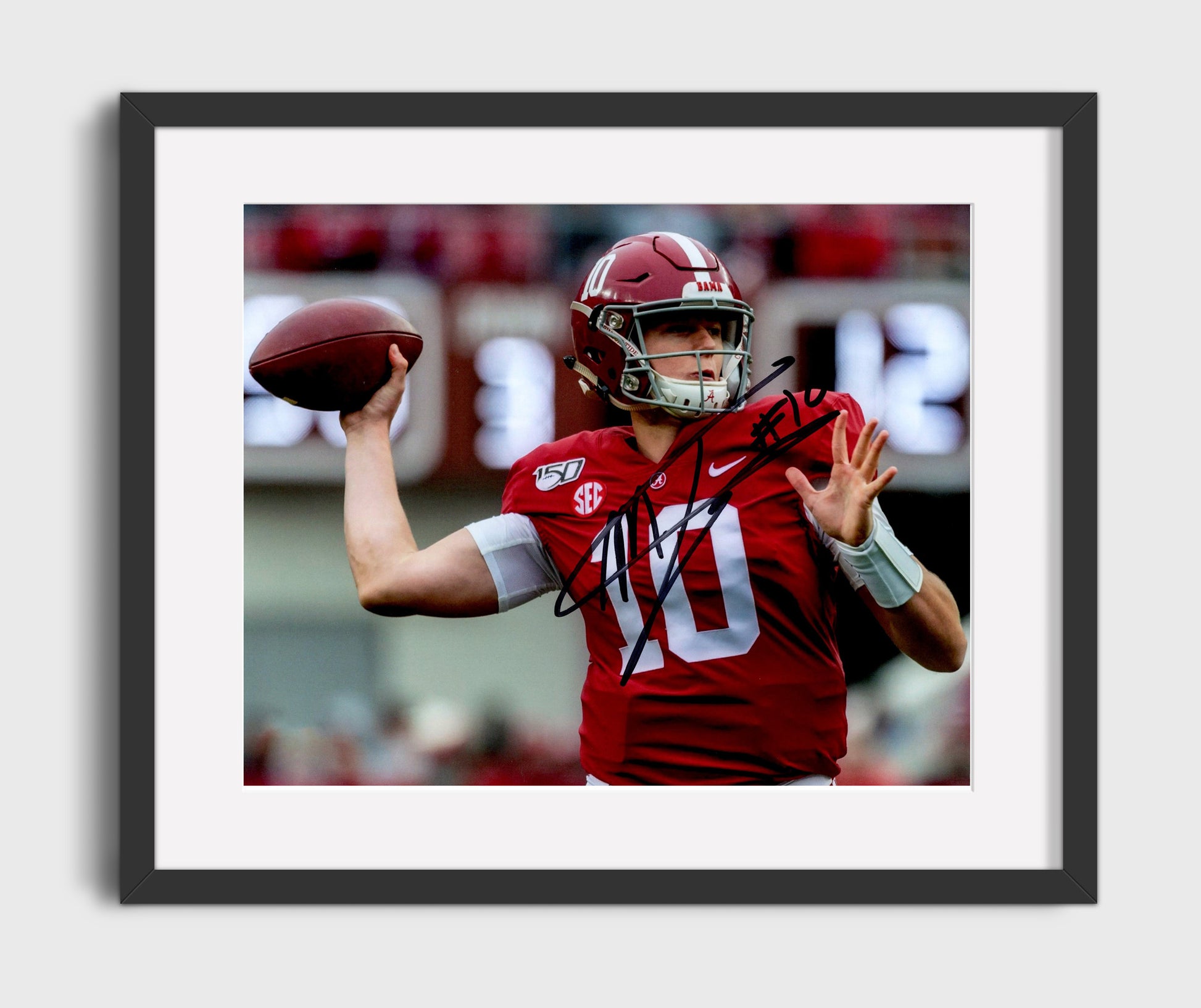 Alabama Football Mac Jones Passing Motion Autograph College Football Wall Art 16x20 Gallery Frame wall art print – College Football decor