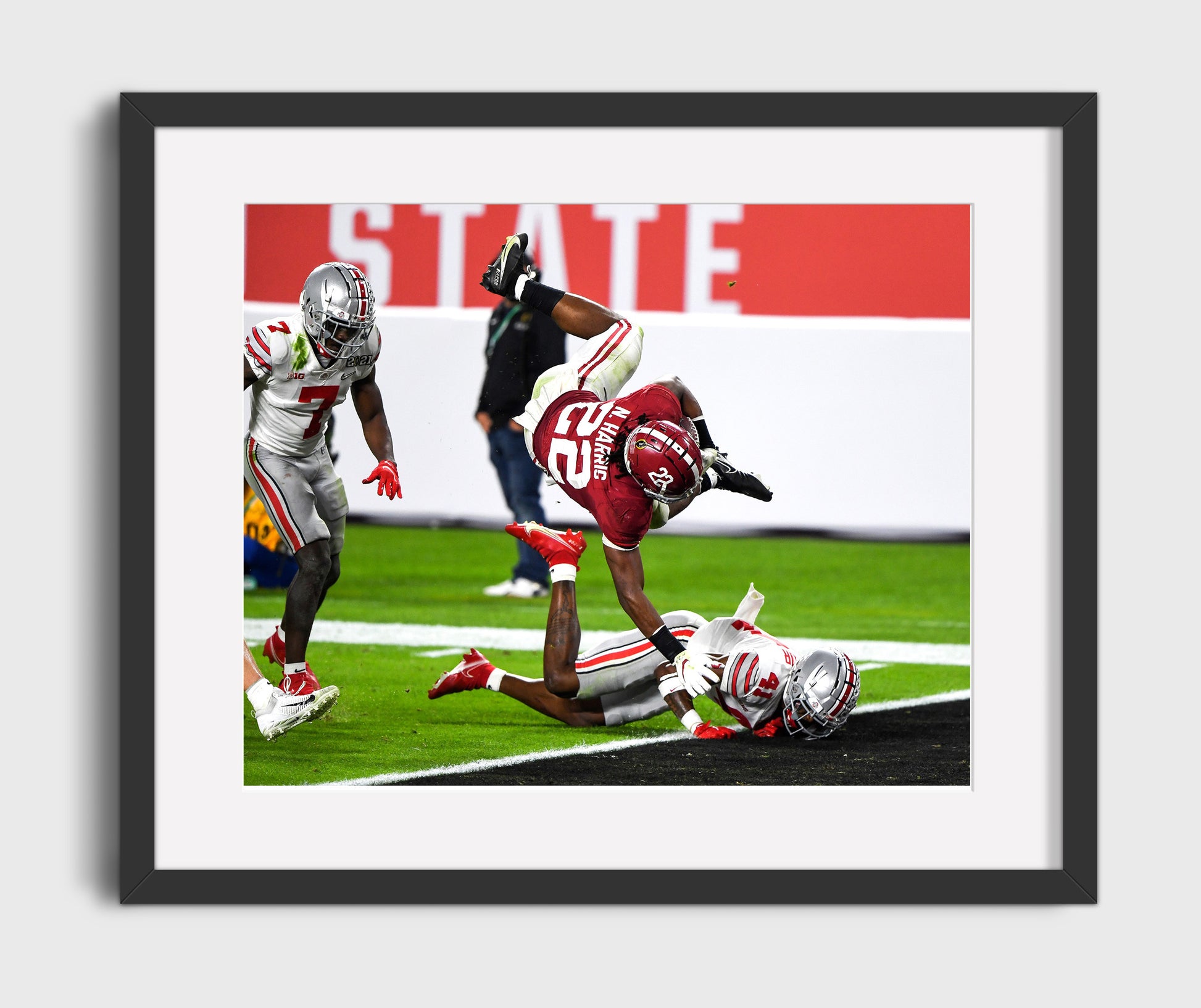 Alabama Football - Najee Harris Goal Line Leap TD 8x10 Gallery Frame college football wall art