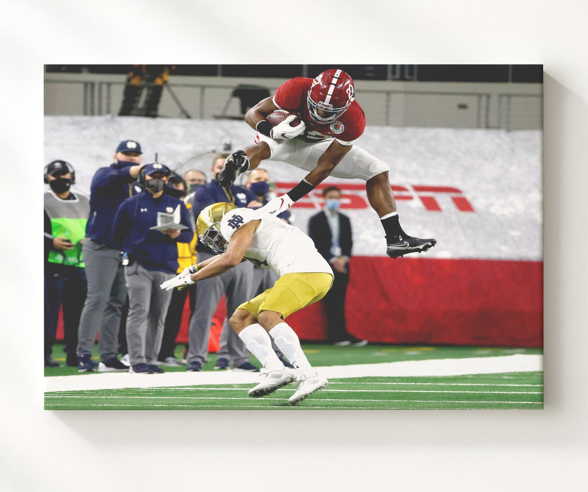 Alabama Football - Najee Harris Hurdle Run vs Defender 8x10 Canvas college football wall art