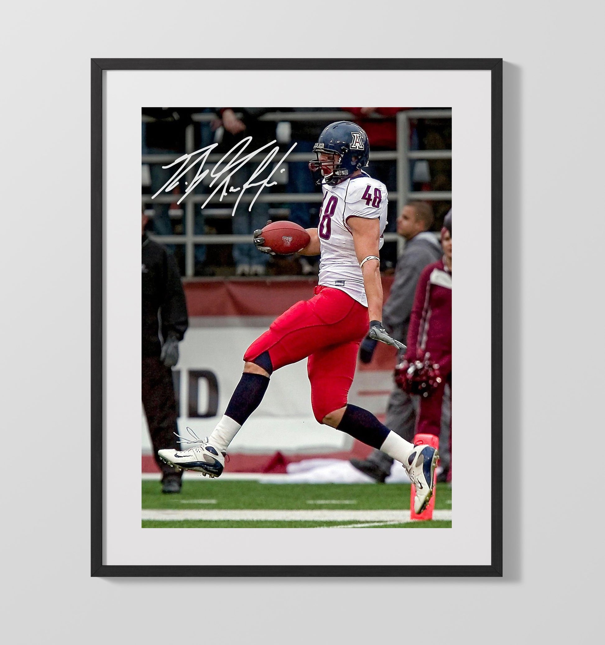 Arizona football Rob Gronkowski End Zone Strike Breakthrough College Football Wall Art 16x20 Gallery Frame wall art print – College Football decor