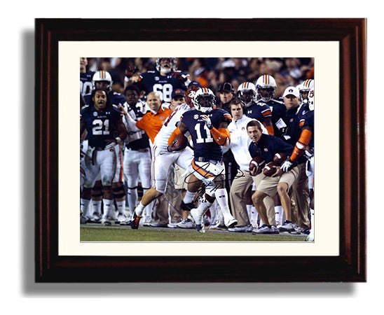 Auburn Football Chris Davis Kick Six Return Sprint Down Sideline College Football Wall Art 8x10 Beveled Frame wall art print – College Football decor