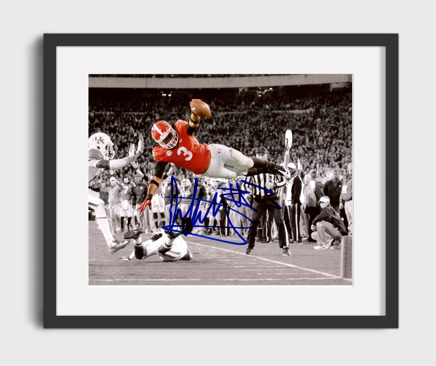 Georgia Football Todd Gurley Flying Touchdown Dive College Football Wall Art 16x20 Gallery Frame wall art print – College Football decor