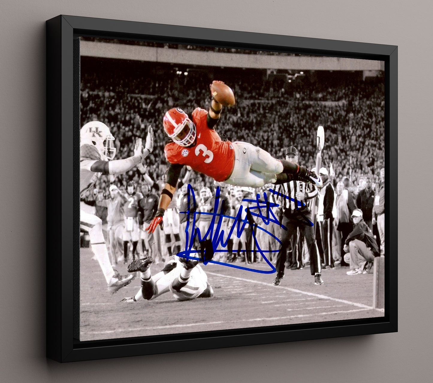 Georgia Football Todd Gurley Flying Touchdown Dive College Football Wall Art 16x20 Framed Canvas wall art print – College Football decor