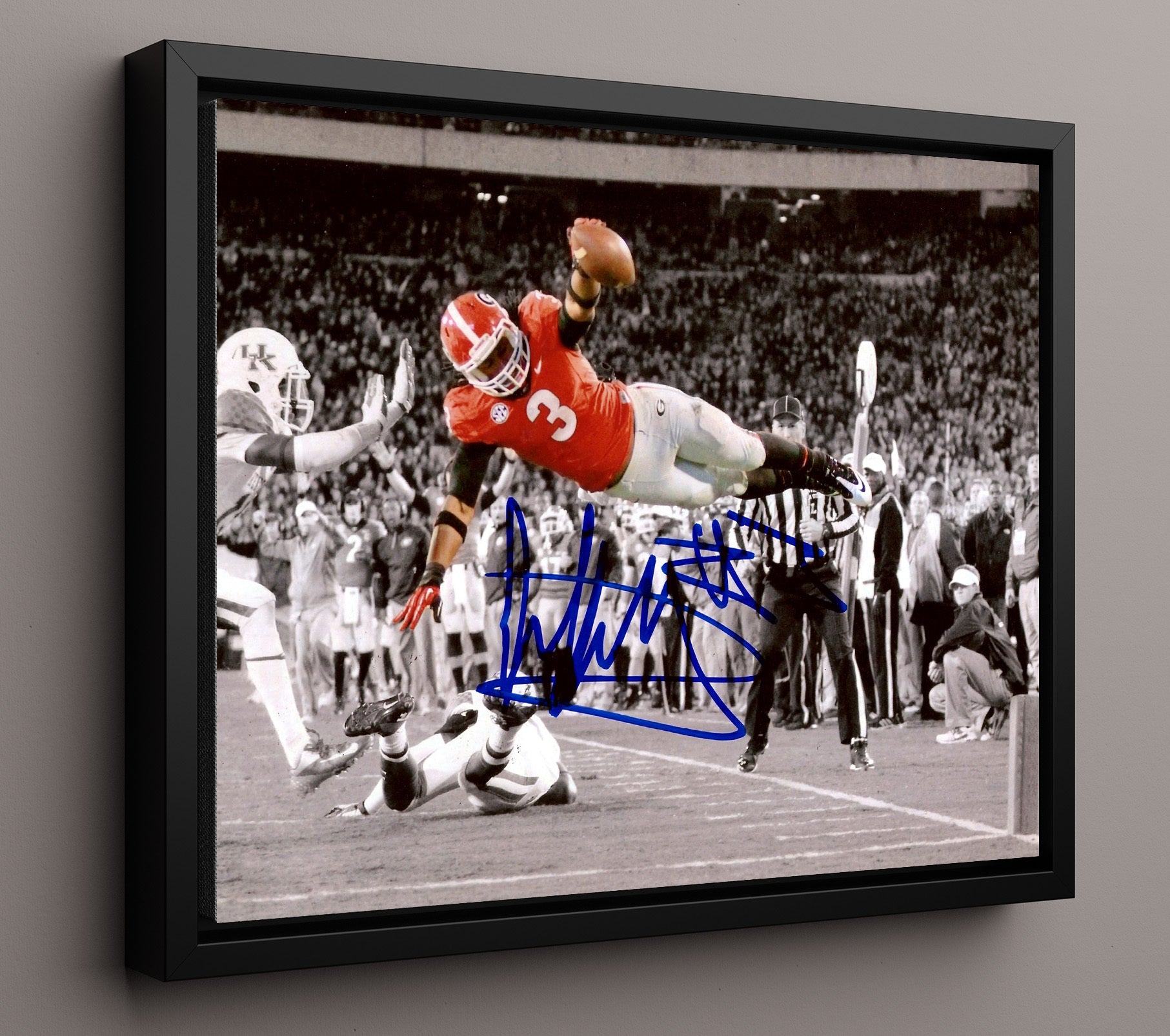 Georgia Football Todd Gurley Flying Touchdown Dive College Football Wall Art 16x20 Framed Canvas wall art print – College Football decor