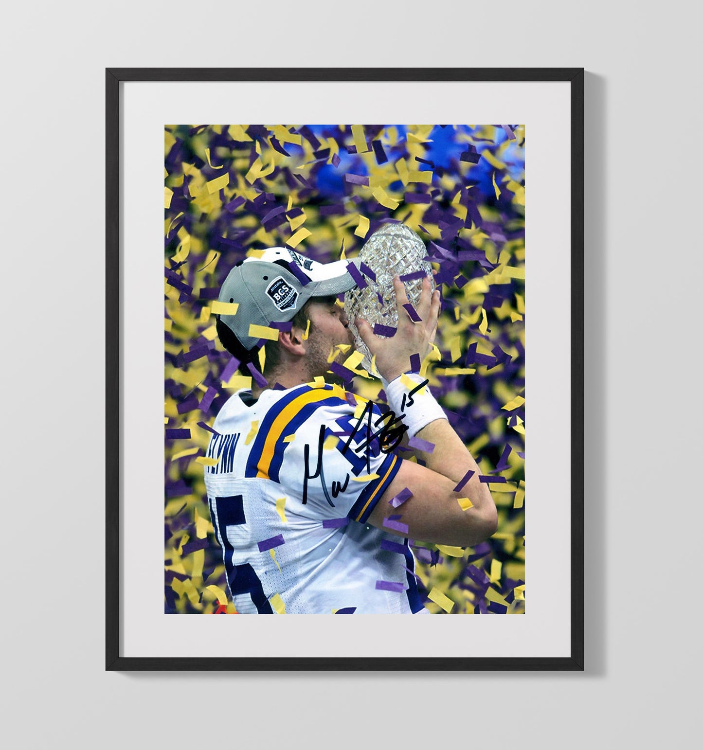 LSU Football Matt Flynn Trophy Kiss Championship Moment College Football Wall Art 16x20 Gallery Frame wall art print – College Football decor