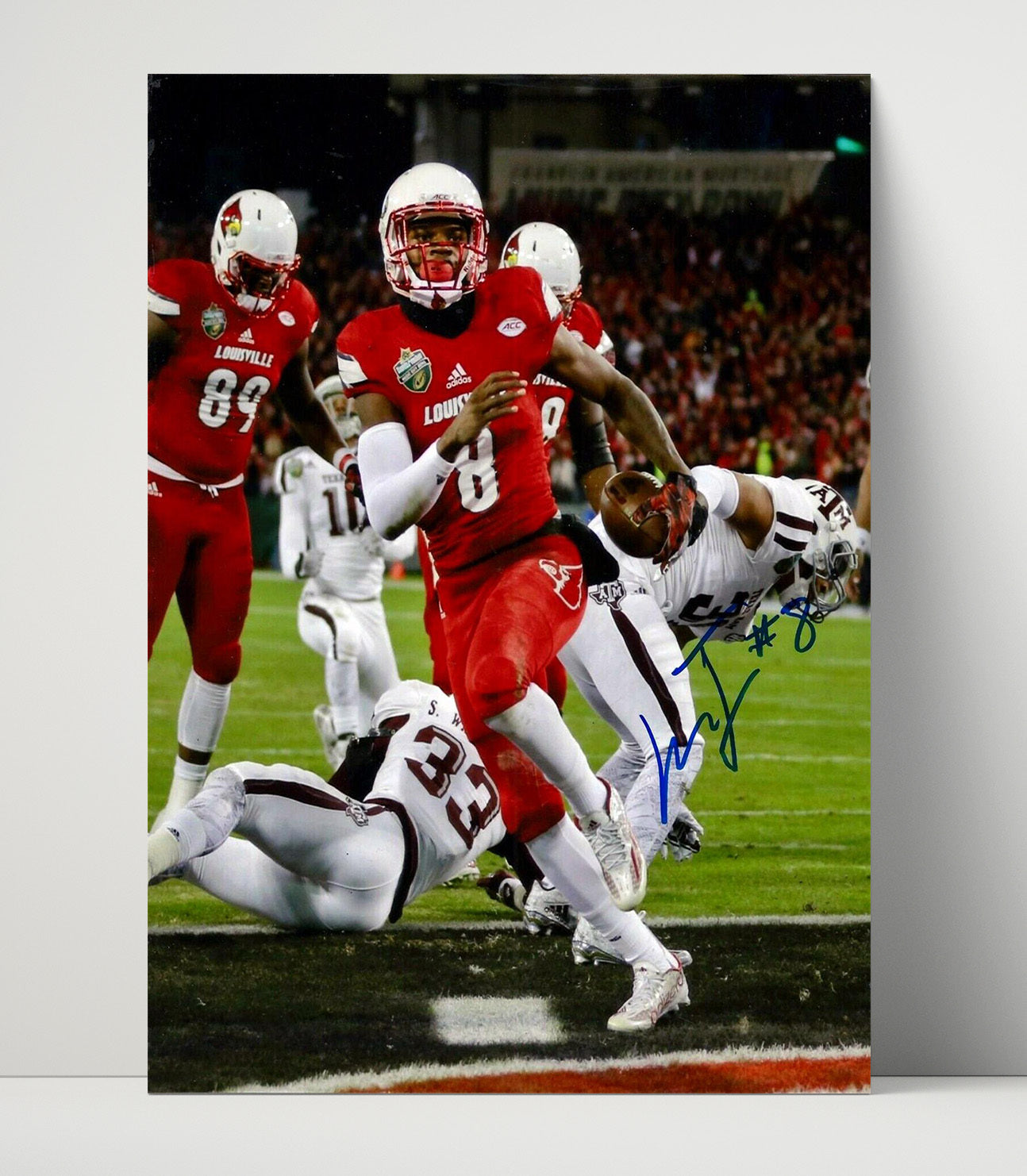 Louisville Football Lamar Jackson Explosive Touchdown Run College Football Wall Art 16x20 Unframed Print wall art print – College Football decor