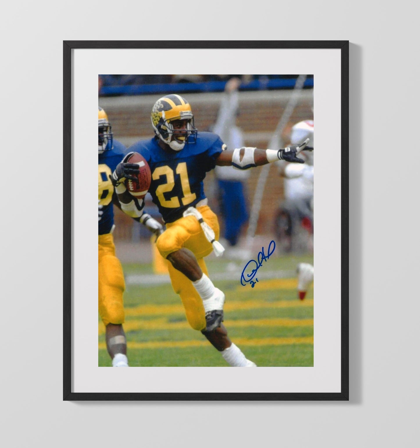 Michigan Football Desmond Howard Heisman Pose Iconic Moment College Football Wall Art 16x20 Gallery Frame wall art print – College Football decor