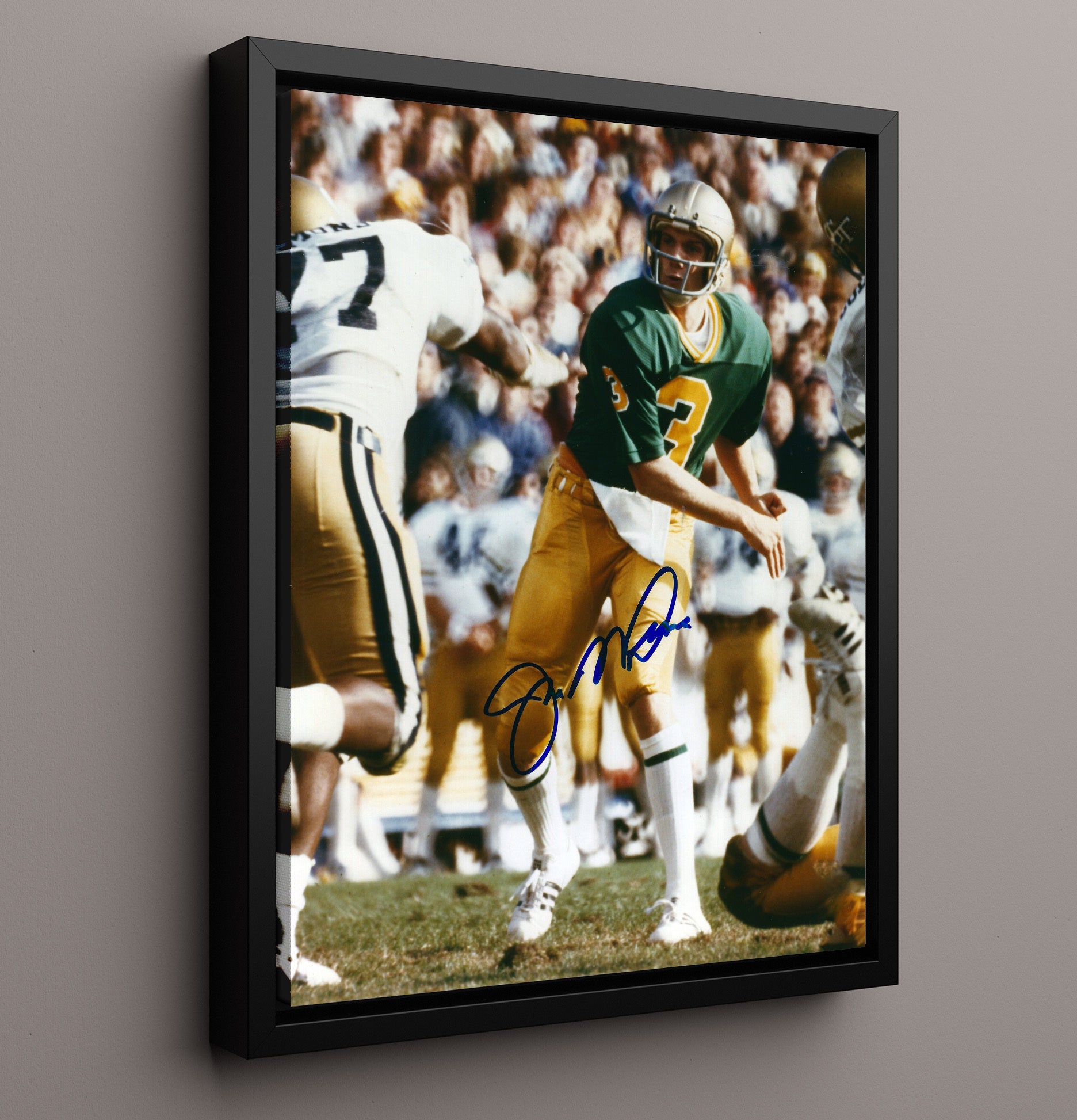 Notre Dame Football Joe Montana Dropback Pass Action College Football Wall Art 16x20 Framed Canvas wall art print – College Football decor