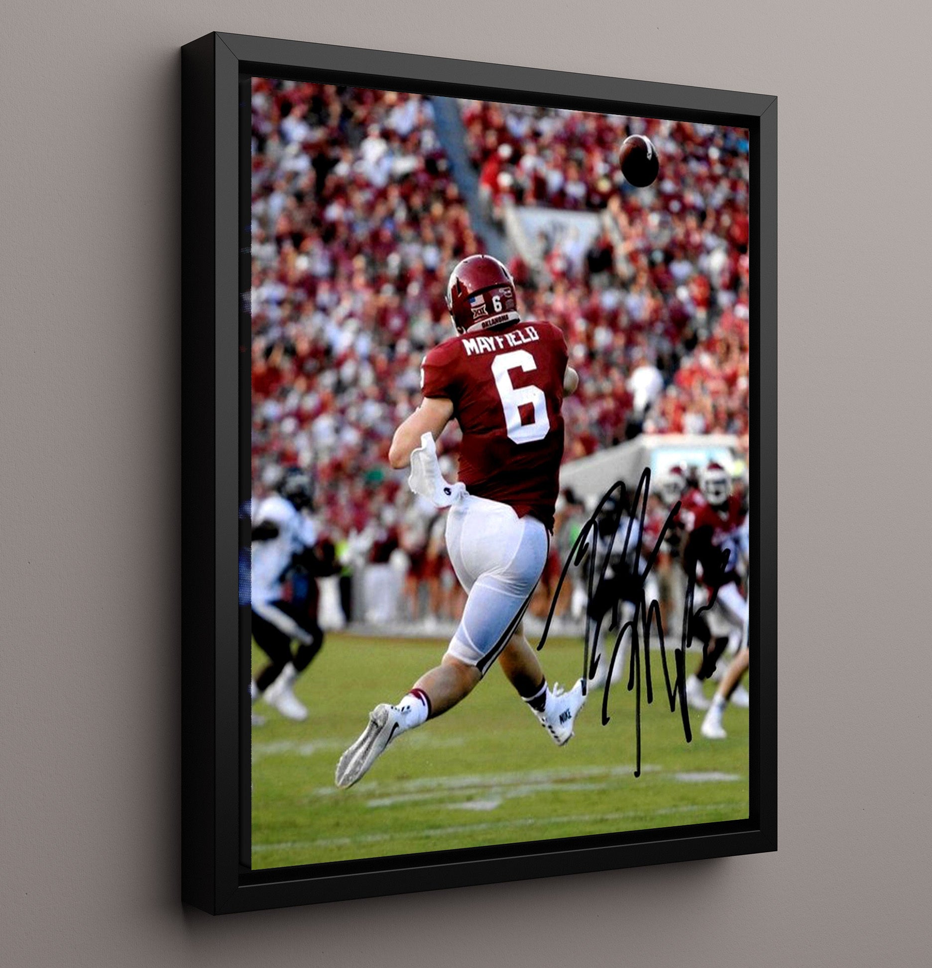 Oklahoma Football Baker Mayfield Deep Shot College Football Wall Art 16x20 Framed Canvas wall art print – College Football decor