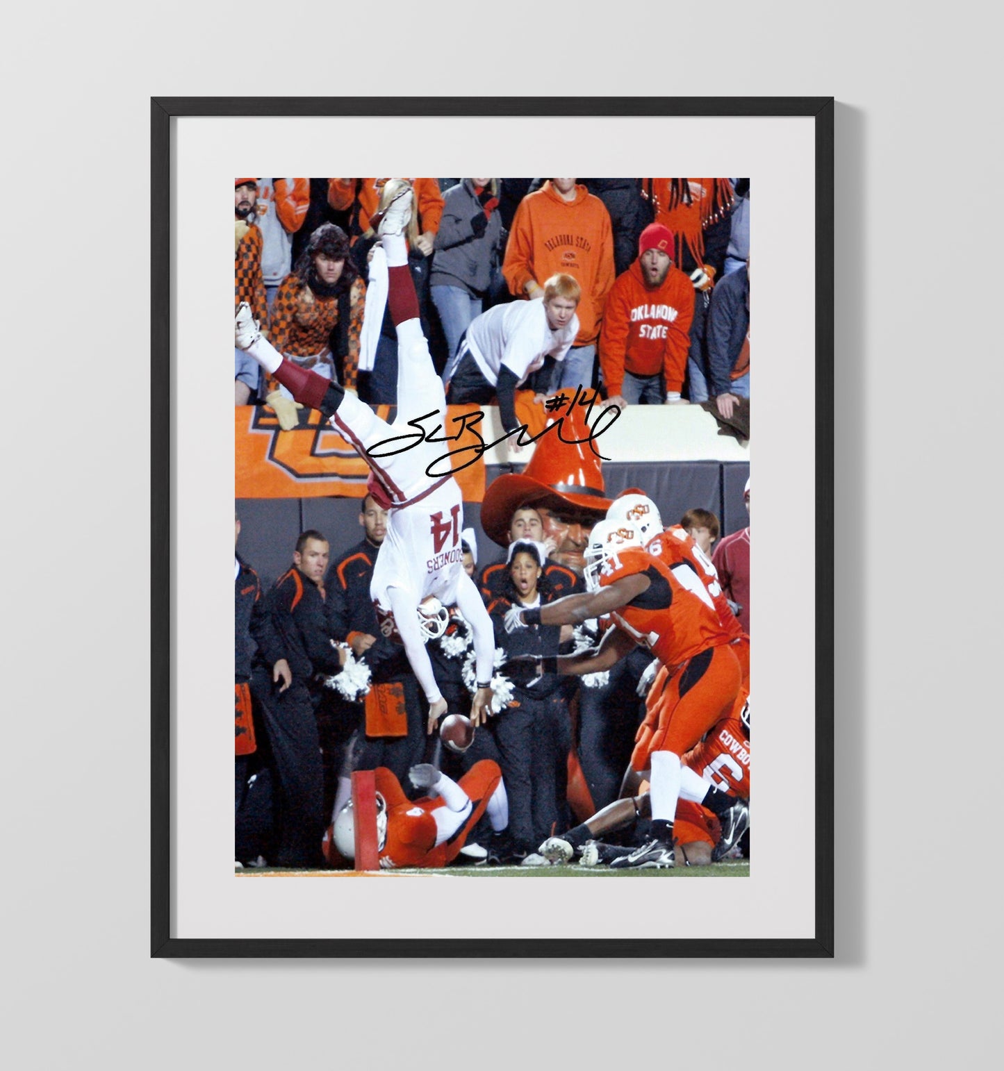 Oklahoma Football Sam Bradford Precision Pass College Football Wall Art 16x20 Gallery Frame wall art print – College Football decor