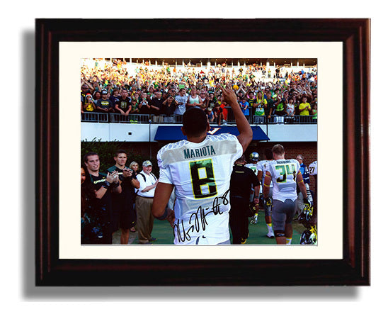 Oregon Football Marcus MariotaCrowd Acknowledgment College Football Wall Art 8x10 Beveled Frame wall art print – College Football decor
