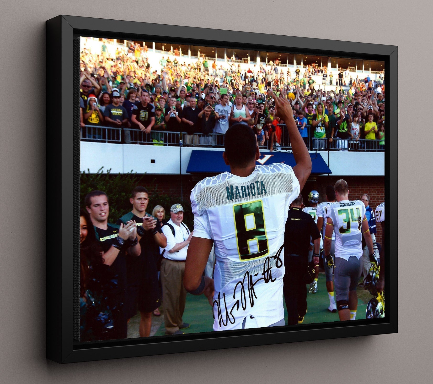 Oregon Football - Marcus MariotaCrowd Acknowledgment 8x10 Framed Canvas college football wall art