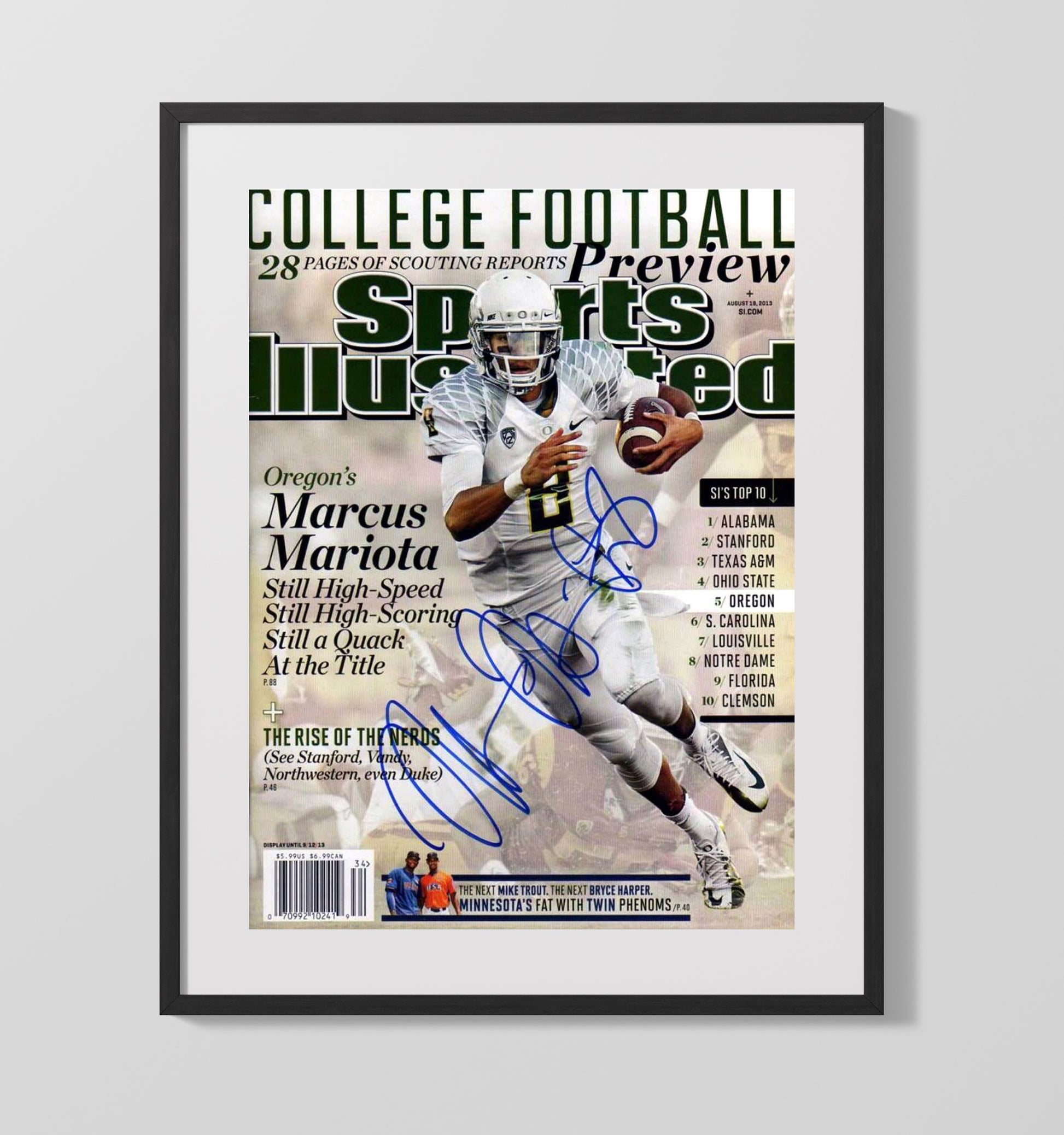 Oregon Football Marcus Mariota Title Chase SI Cover 2013 College Football Wall Art 16x20 Gallery Frame wall art print – College Football decor