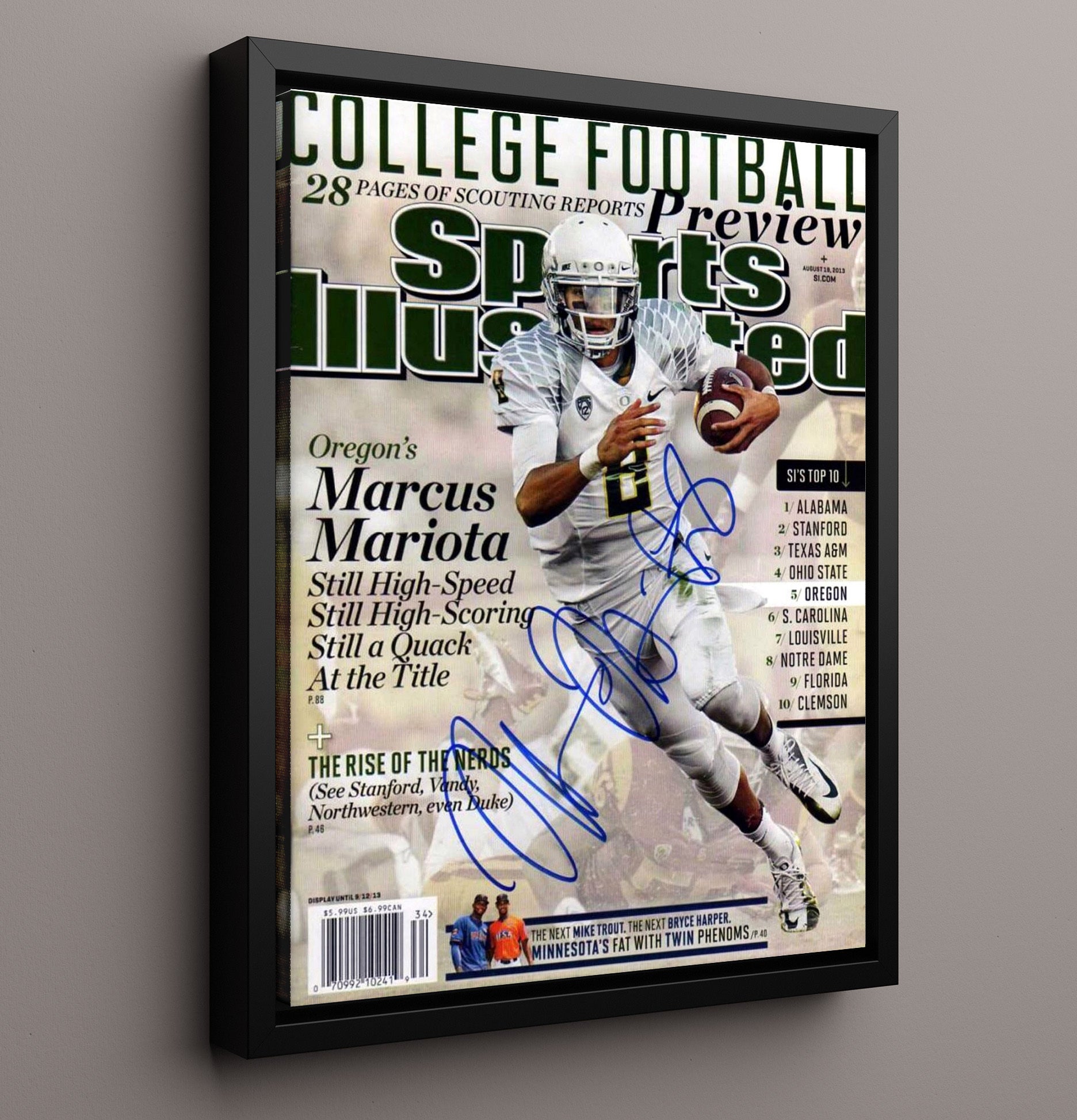 Oregon Football Marcus Mariota Title Chase SI Cover 2013 College Football Wall Art 16x20 Framed Canvas wall art print – College Football decor