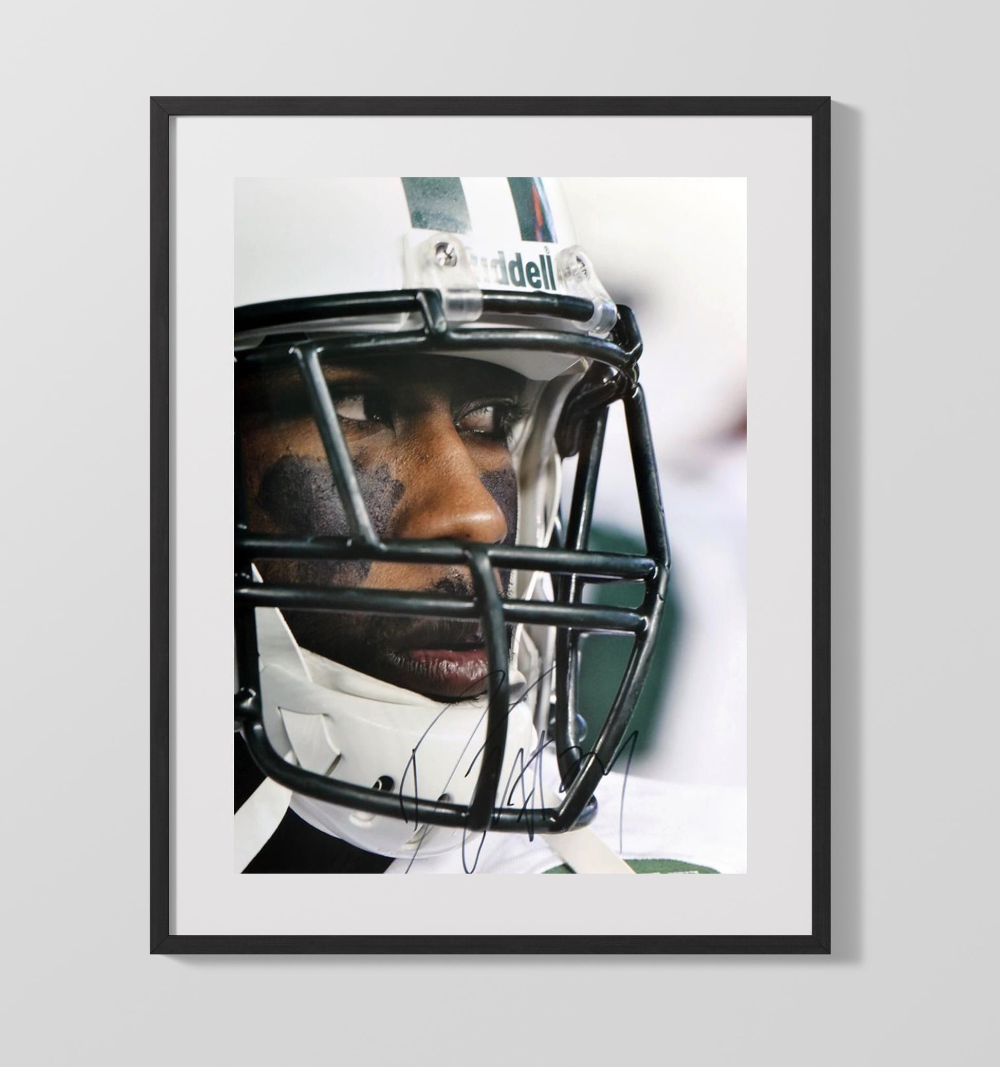 Penn State Darrelle Revis Lockdown Focus Helmet Close-Up Spotlight College Football Wall Art 16x20 Gallery Frame wall art print – College Football decor