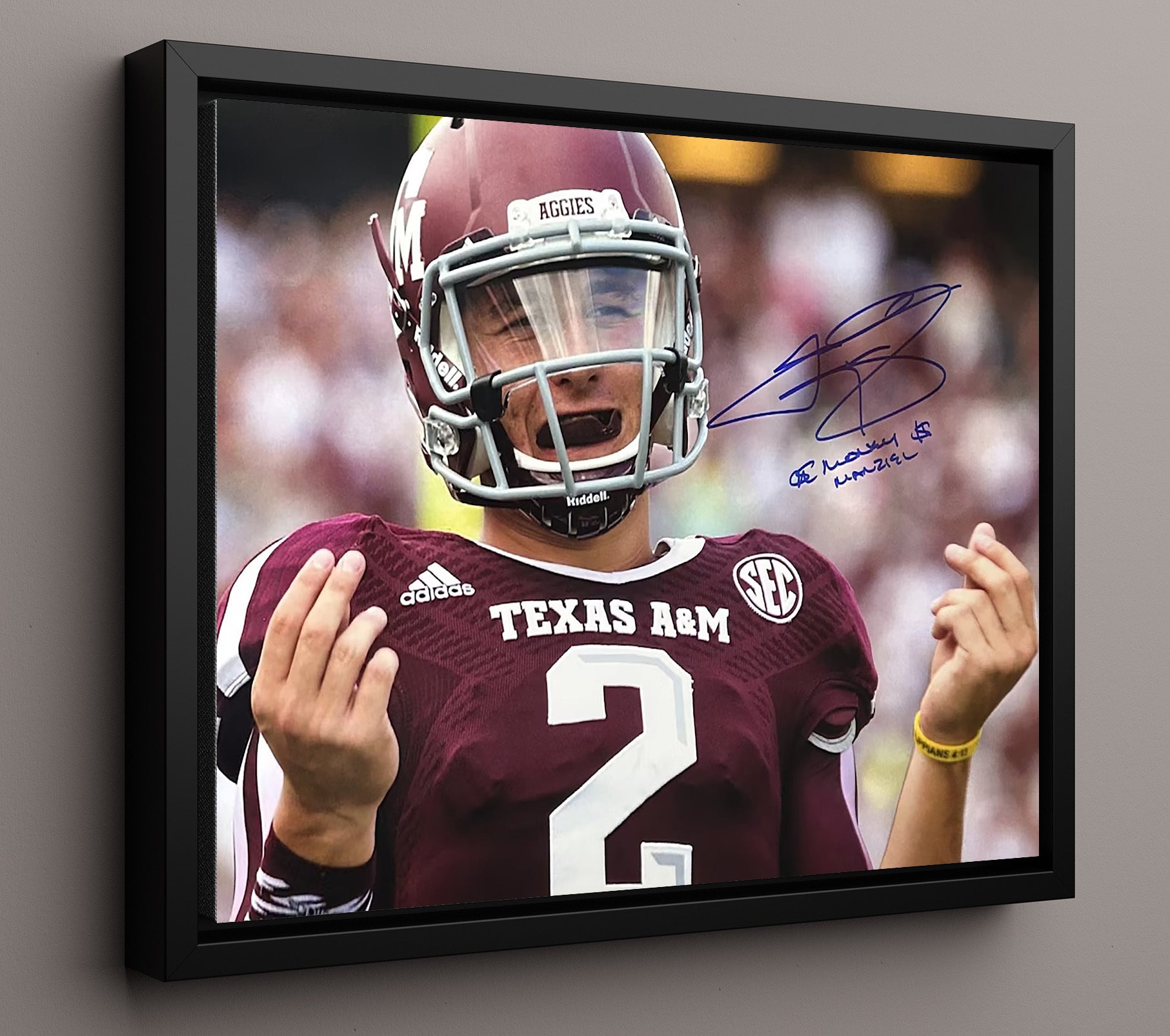 Texas AandM Johnny Manziel Money Sign Portrait College Football Wall Art 16x20 Framed Canvas wall art print – College Football decor