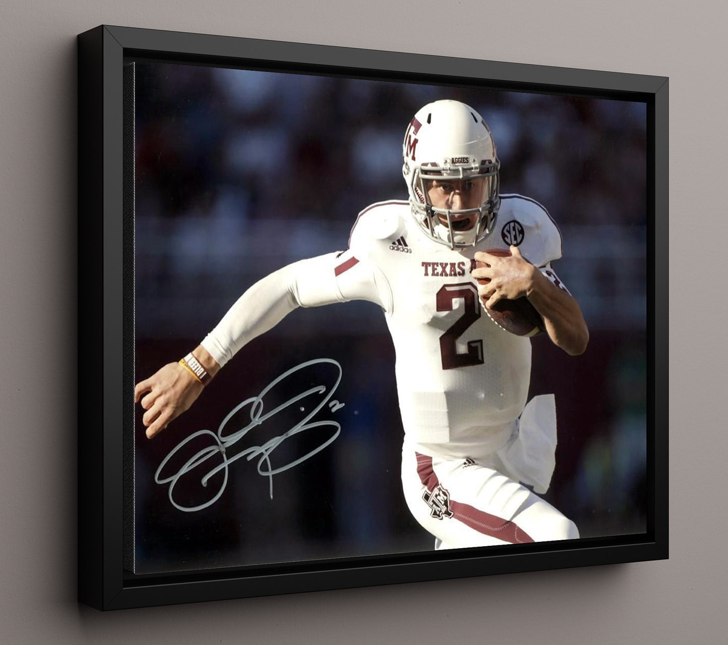 Texas AandM Football Johnny Manziel Edge Breakaway Scramble College Football Wall Art 16x20 Framed Canvas wall art print – College Football decor