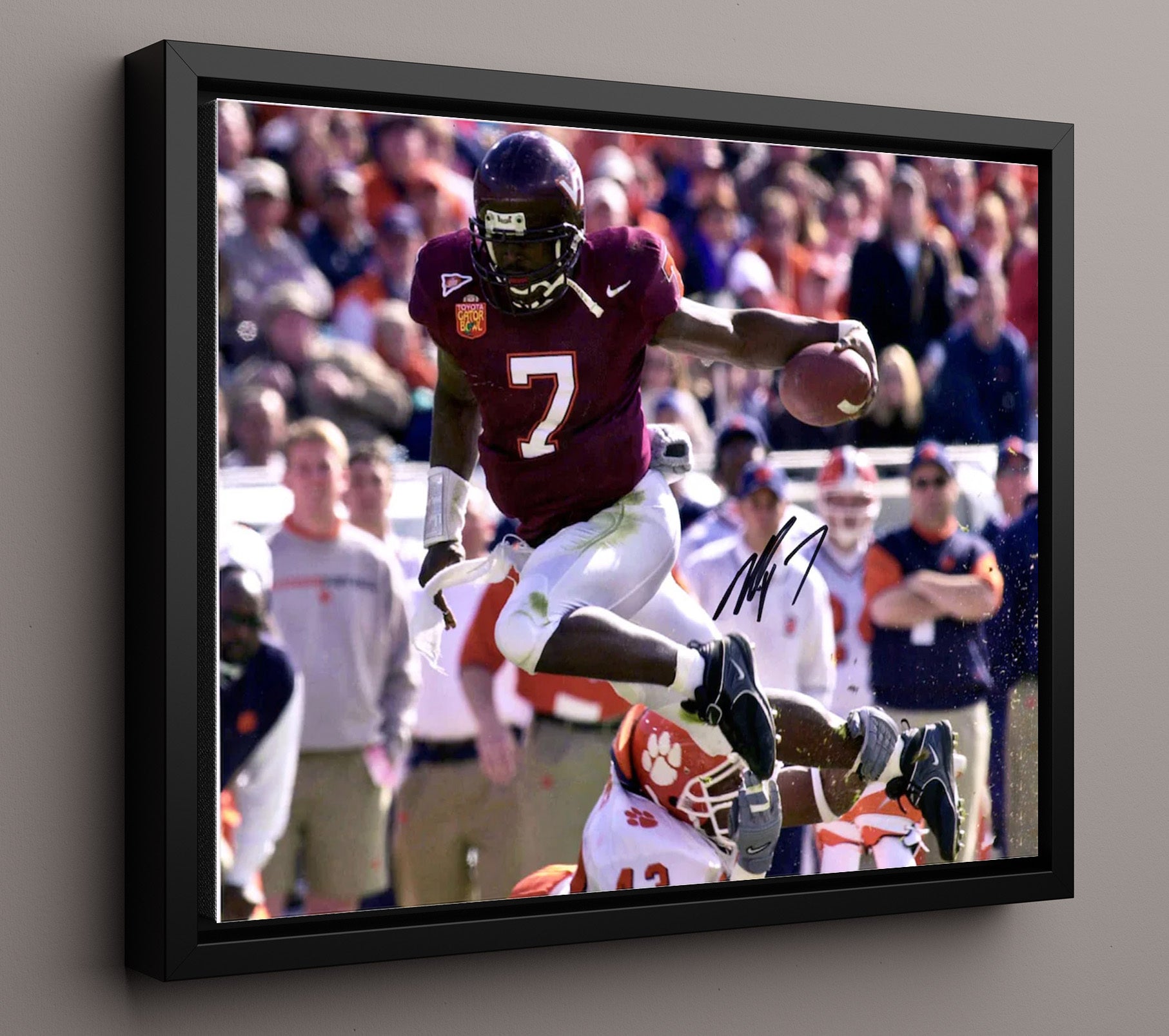 Virginia Tech Football Michael Vick Electrifying Open Field Breakaway College Football Wall Art 16x20 Framed Canvas wall art print – College Football decor
