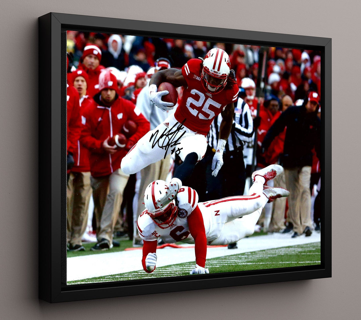 Wisconsin Football - Melvin Gordon Signature Hurdle Highlight 8x10 Framed Canvas college football wall art
