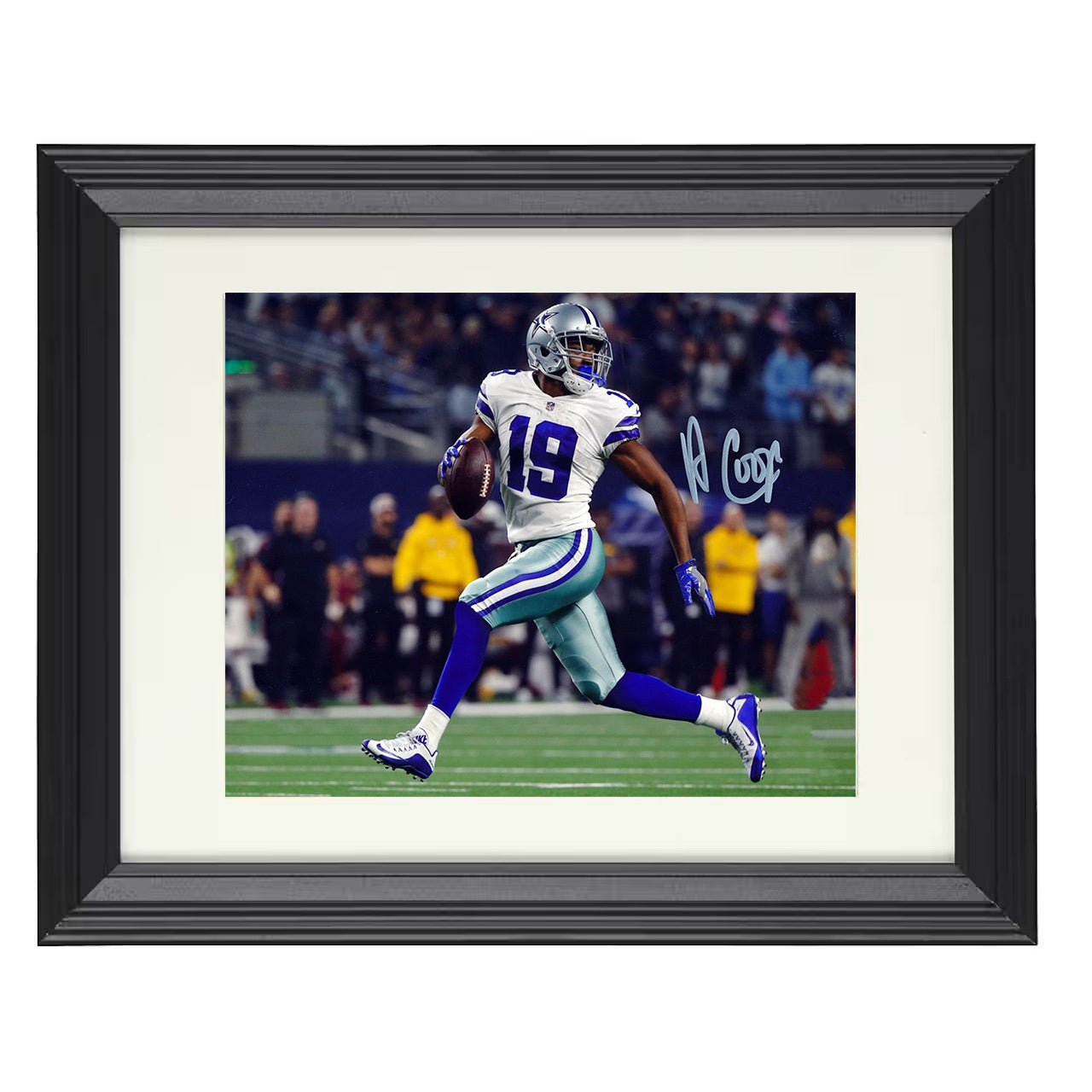 Amari Cooper – Dallas Receiver Running Look Back – 8x10 black beveled framed football wall art