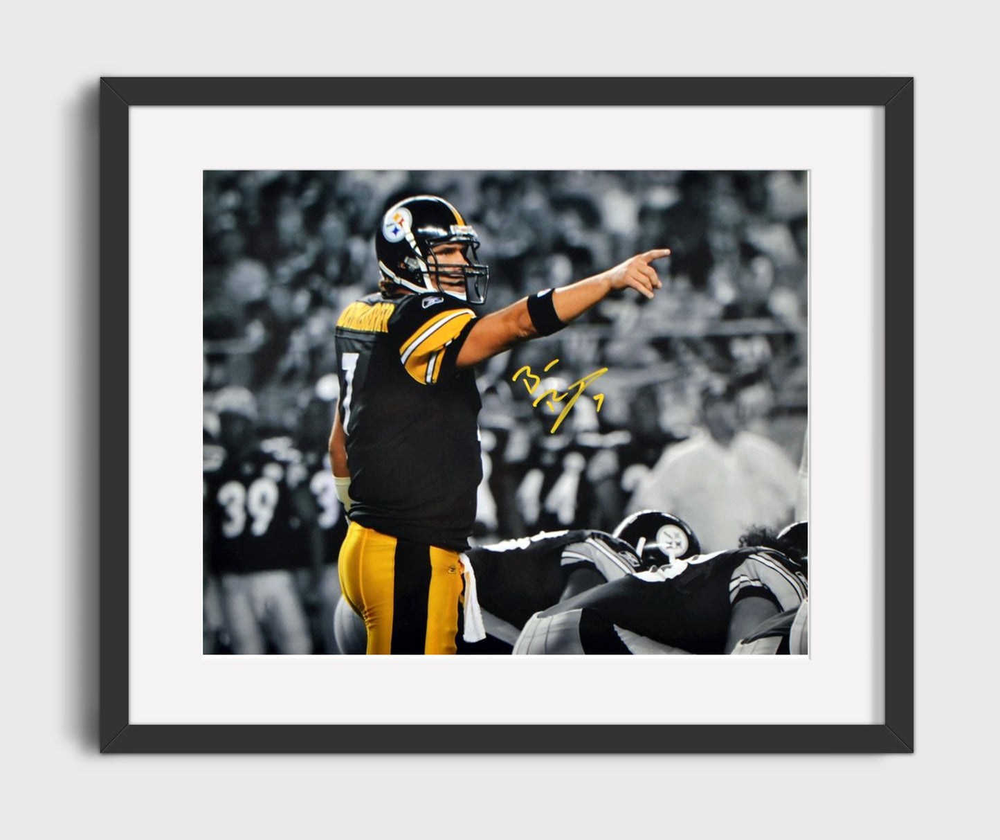 Ben Roethlisberger - Pittsburgh Football Quarterback Pointing Play Football Wall Art - football wall art print