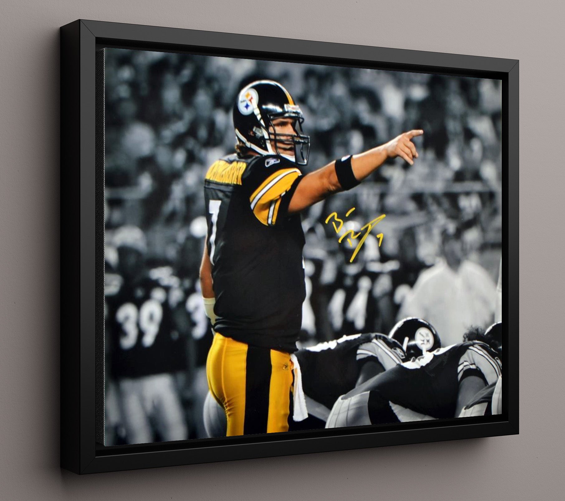 Ben Roethlisberger Pittsburgh Quarterback Pointing Play Football Wall Art 16x20 Floating Canvas Display wall art print - Football decor