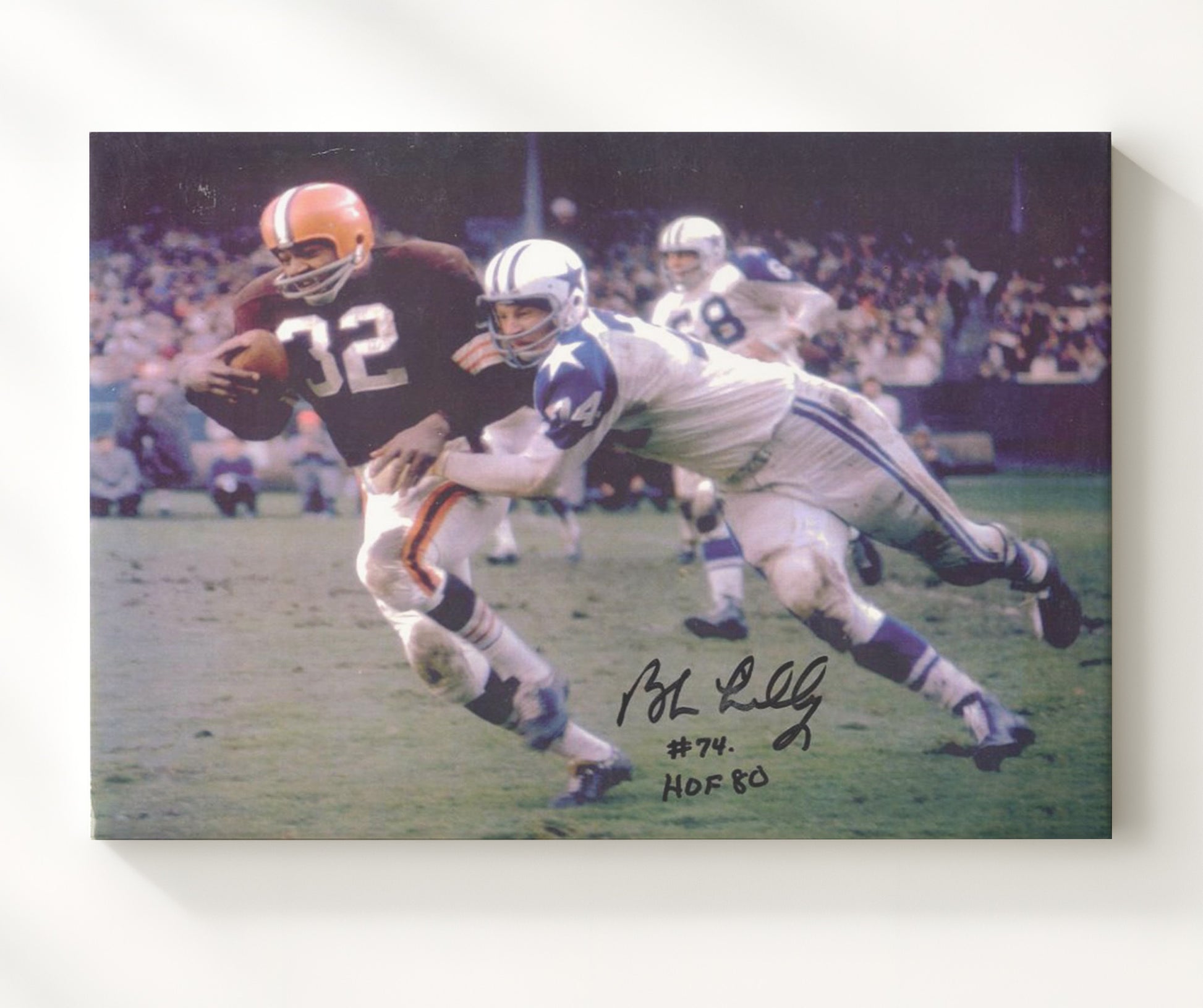 Bob Lilly - Dallas Football Defensive Tackle Field Pursuit Vintage Football Wall Art - 20x24 Canvas football decor