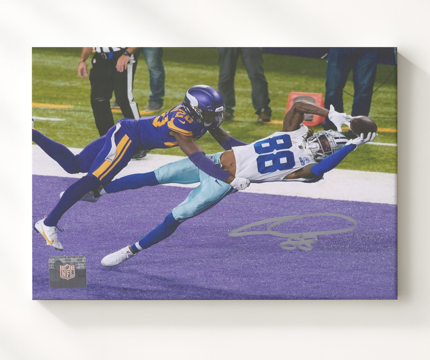CeeDee Lamb - Dallas Football Receiver Diving Endzone Catch Spotlight Vintage Football Wall Art - 20x24 Canvas football decor