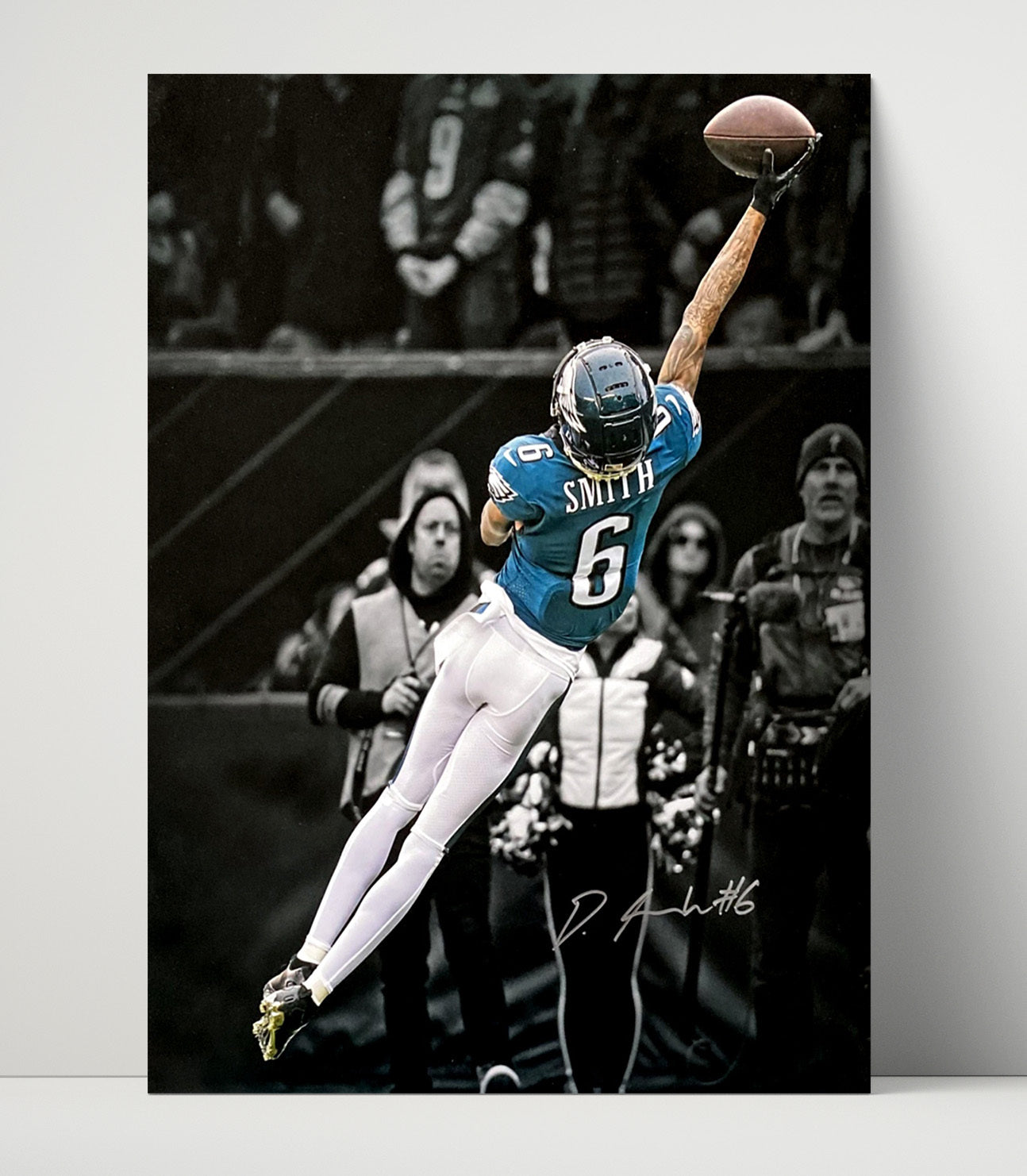 DeVonta Smith - One-Hand Wonder Vintage Football Wall Art - 16x20 Unframed Print football decor