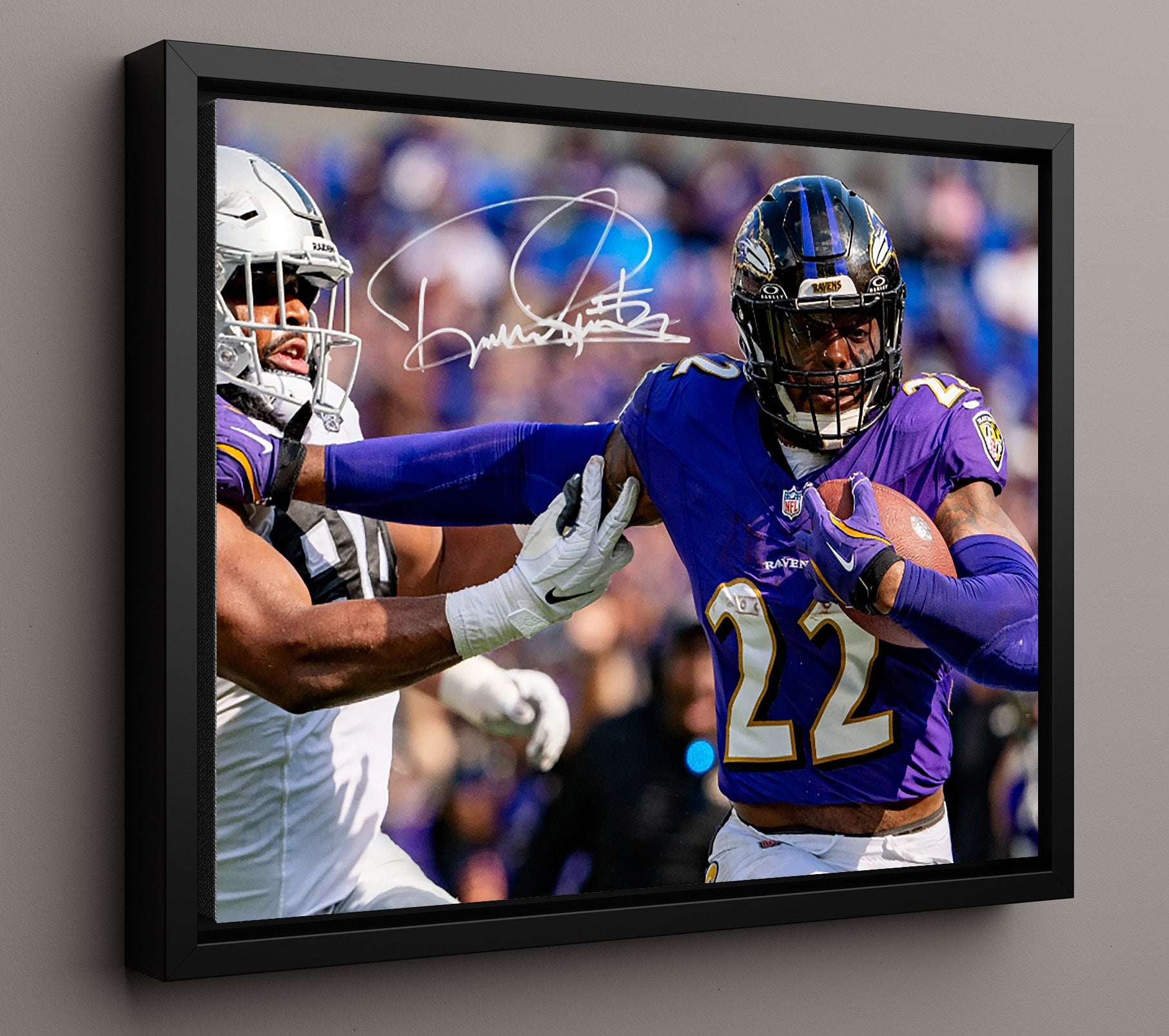 Derrick Henry - Stiff Arm Beast Vintage Football Wall Art - 16x20 Framed Canvas football decor