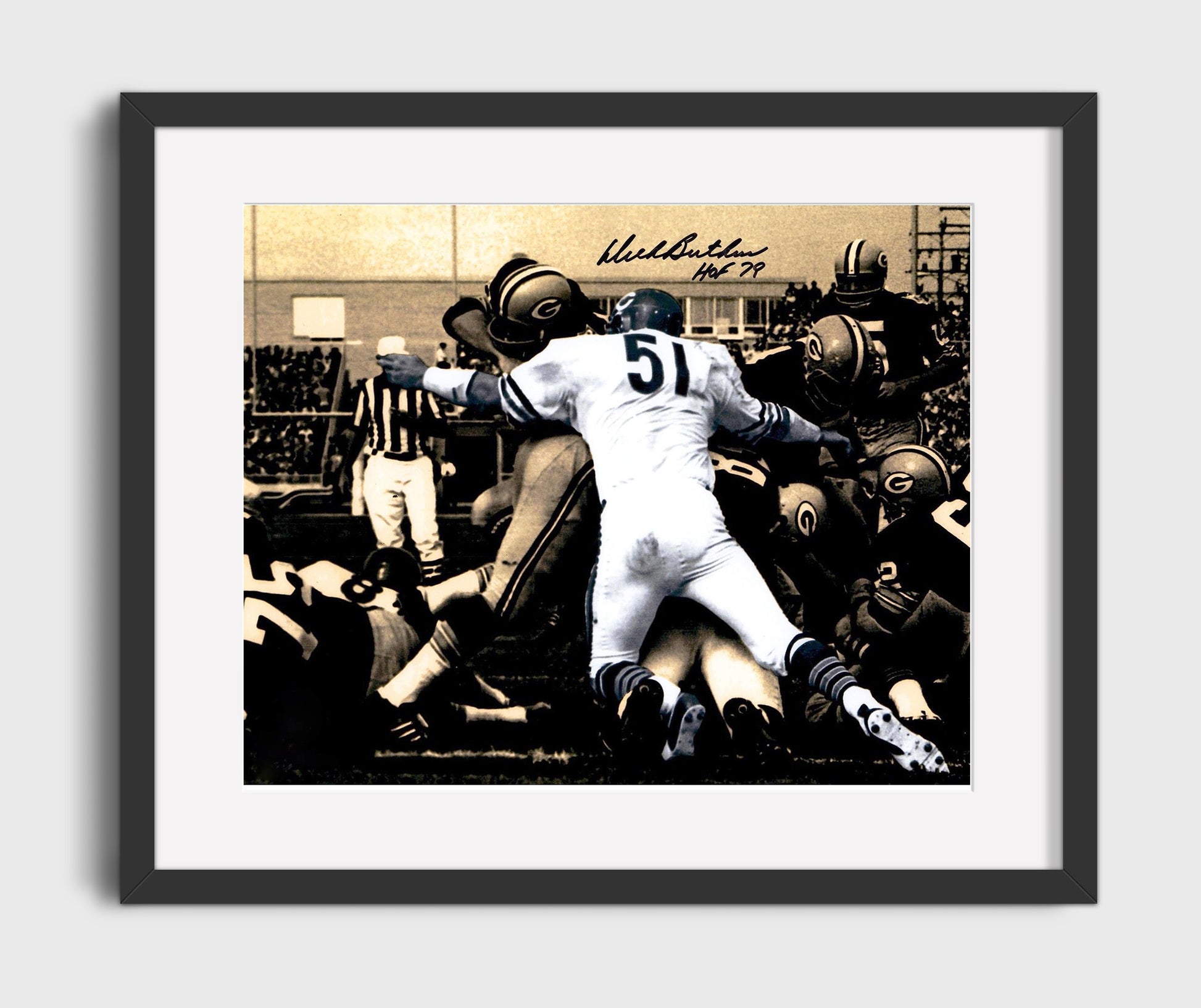 Dick Butkus - Chicago Football Defensive Tackle 1960s Vintage Football Wall Art - 16x20 Gallery Frame football decor