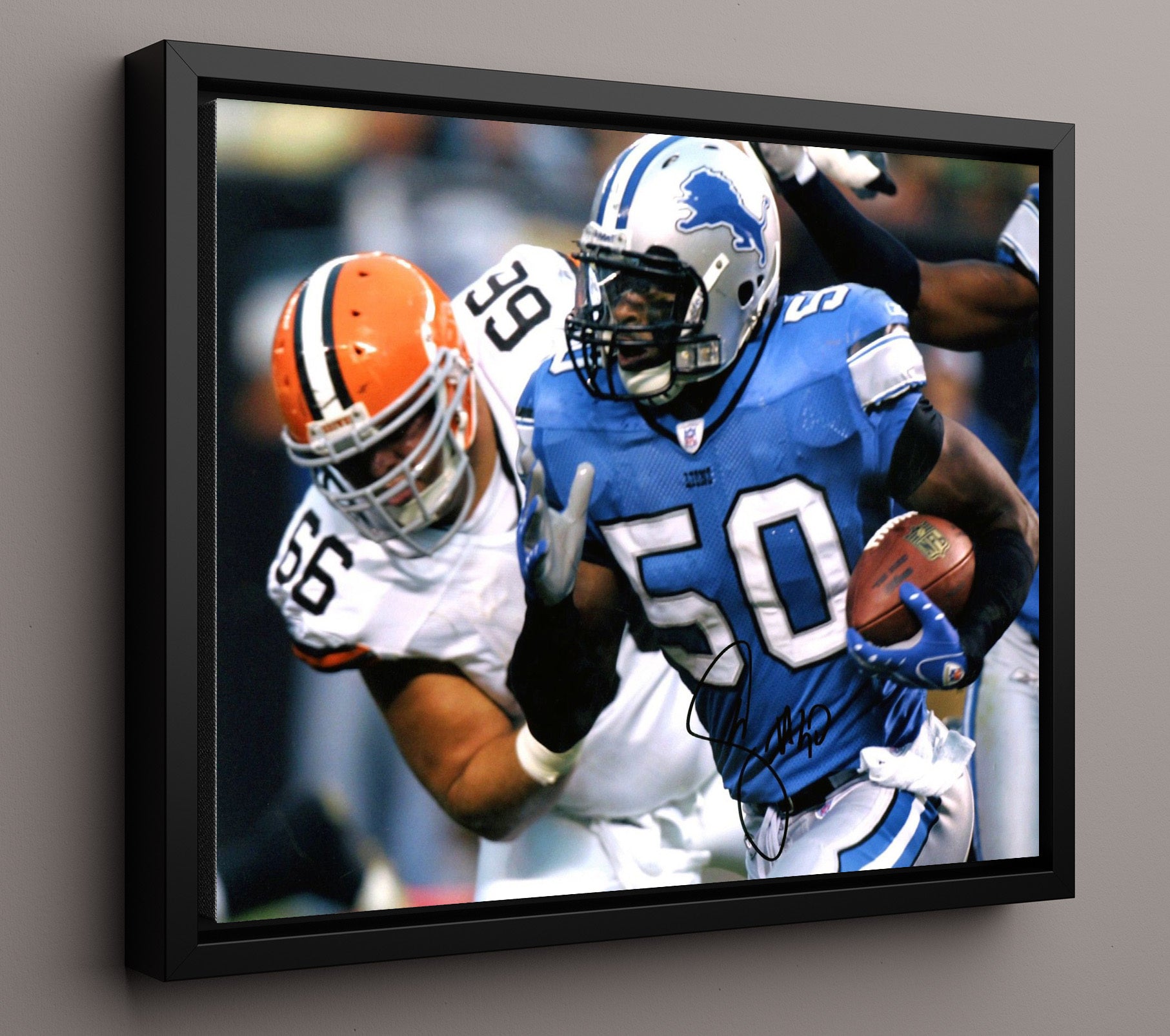 Ernie Sims - Detroit Football Linebacker Run with Ball Vintage Football Wall Art - 16x20 Framed Canvas football decor