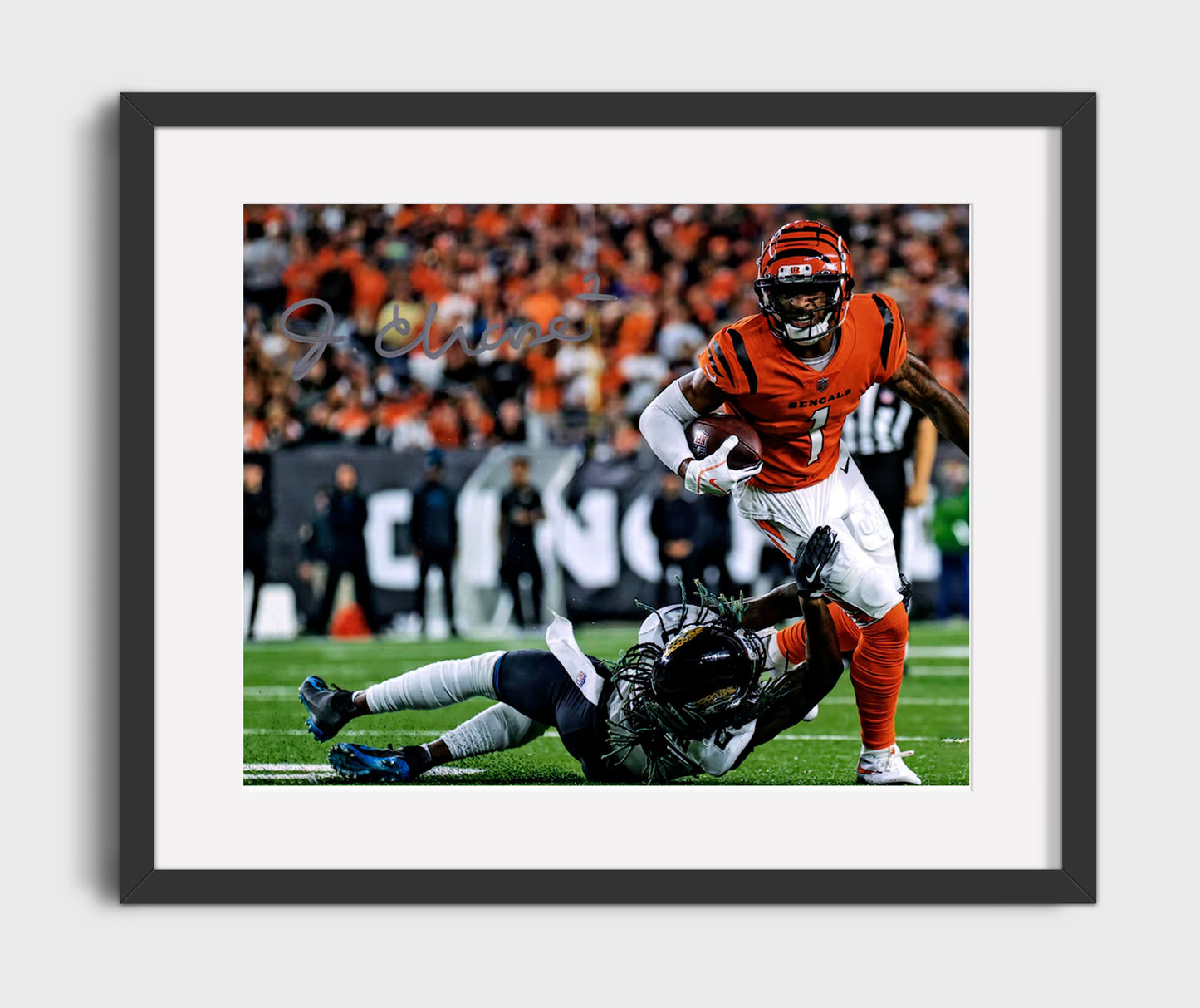 JaMarr Chase Breaks Tackle - Untouchable Vintage Football Wall Art - 16x20 Gallery Frame football decor