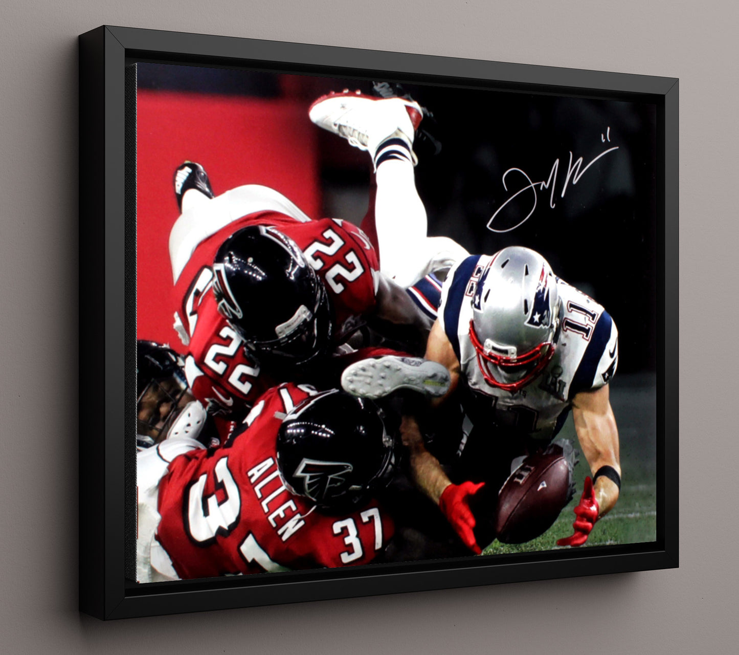 Julian Edelman Super Bowl LI Catch vs Atlanta 2017 Football Wall Art 16x20 Floating Canvas Display wall art print - Football decor