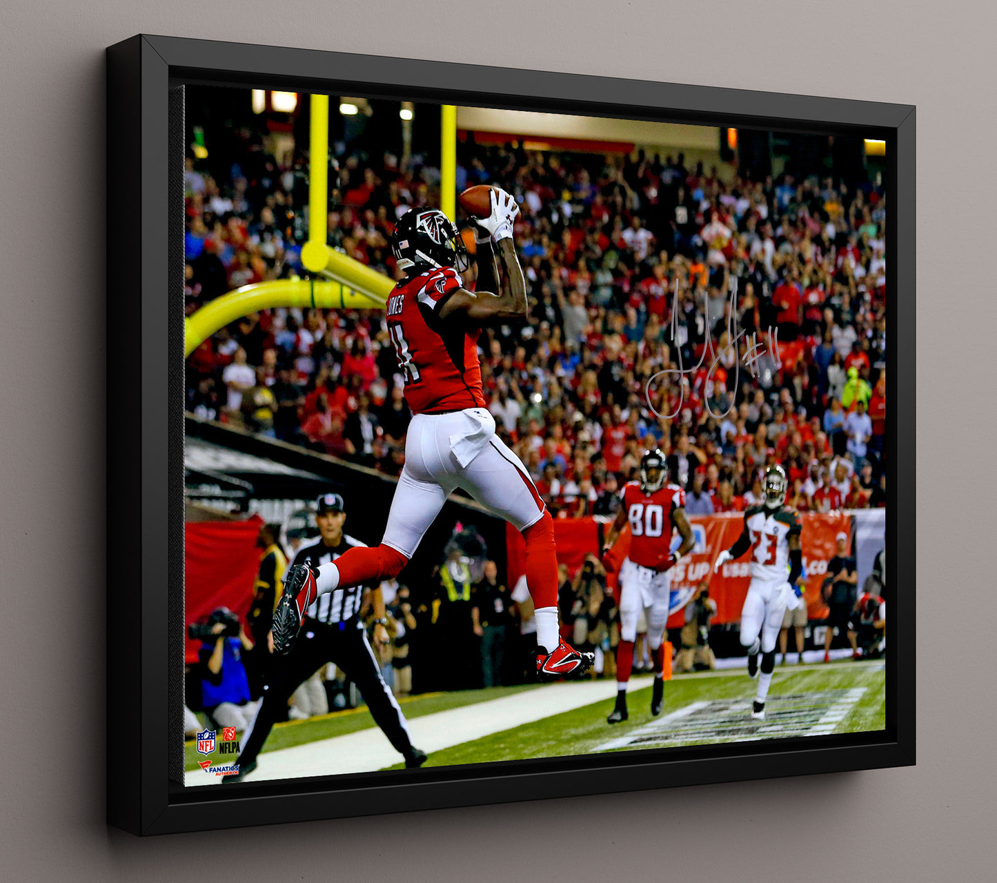 Julio Jones - Sky High TD Vintage Football Wall Art - 16x20 Framed Canvas football decor